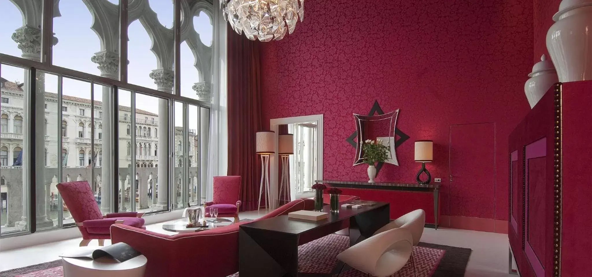 Deluxe Suite with Grand Canal View in Sina Centurion Palace Deluxe Suite with Grand Canal View in Sina Centurion Palace