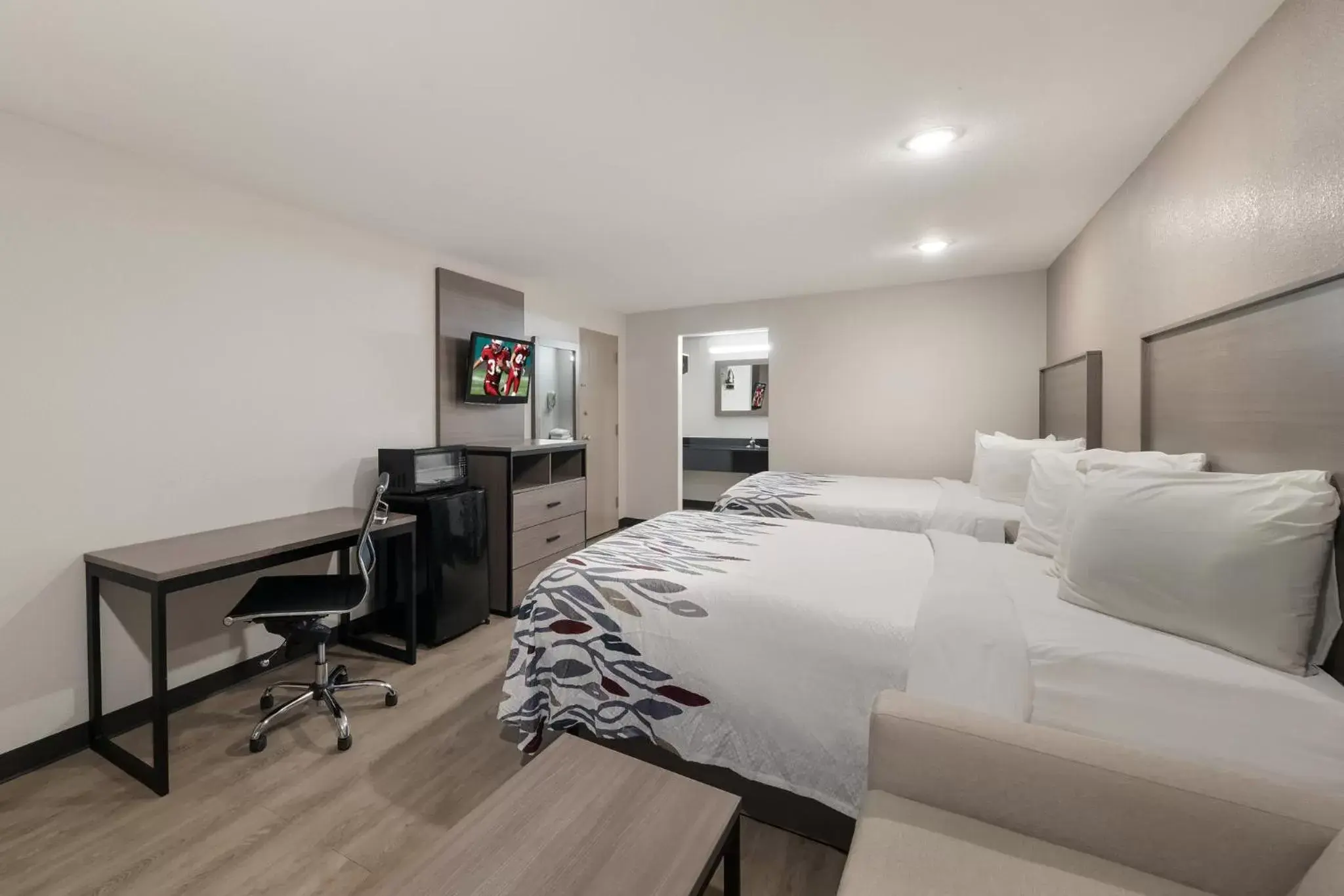 Deluxe Room with Two Queen Beds Non-Smoking in Red Roof Inn & Conference Center McKinney Deluxe Room with Two Queen Beds Non-Smoking in Red Roof Inn & Conference Center McKinney