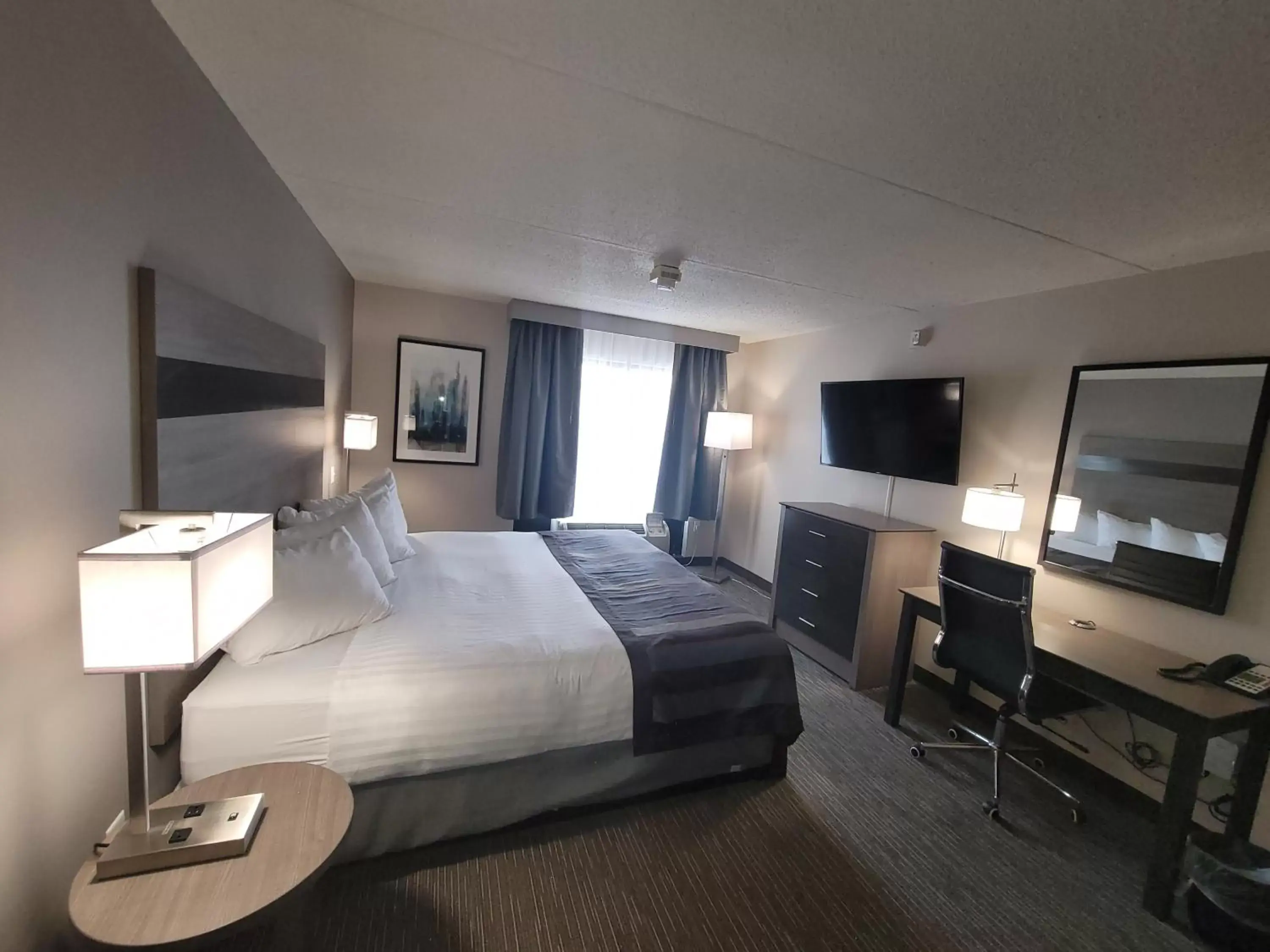 Deluxe King Room - Disability Access in Wingate by Wyndham Lima Deluxe King Room - Disability Access in Wingate by Wyndham Lima