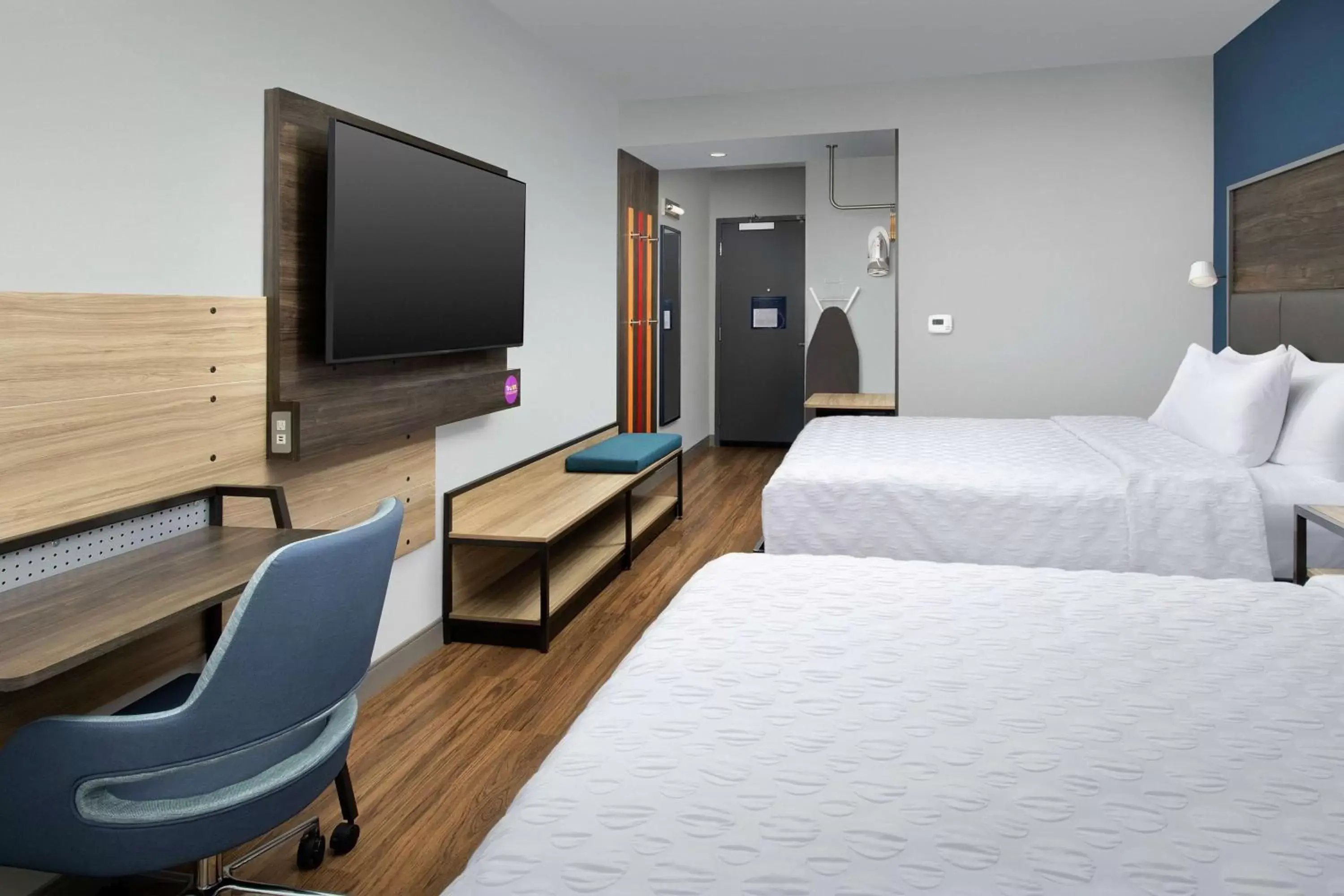 Queen Room with Two Queen Beds - Hearing Access in Tru By Hilton Mt Pleasant Charleston Queen Room with Two Queen Beds - Hearing Access in Tru By Hilton Mt Pleasant Charleston