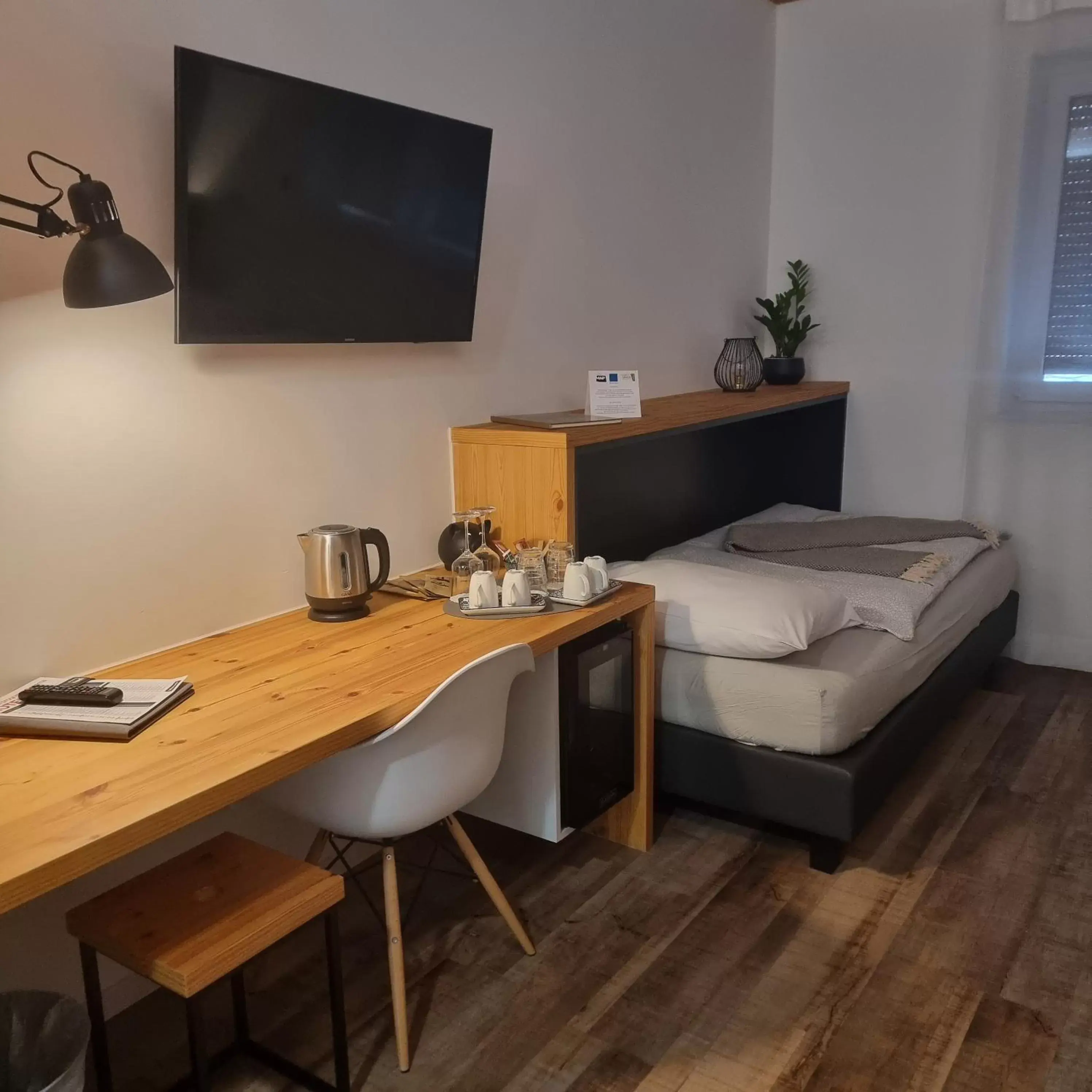 Quadruple Room with Bathroom in Hotel CityMap Maribor Quadruple Room with Bathroom in Hotel CityMap Maribor