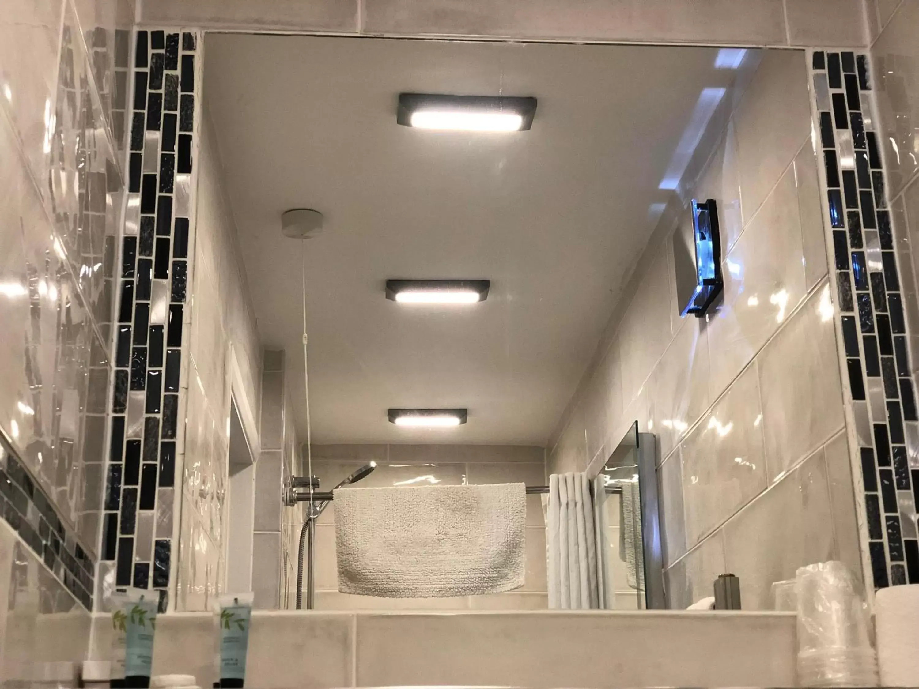 Twin Room with Private Bathroom - single occupancy in The Willow House Twin Room with Private Bathroom - single occupancy in The Willow House