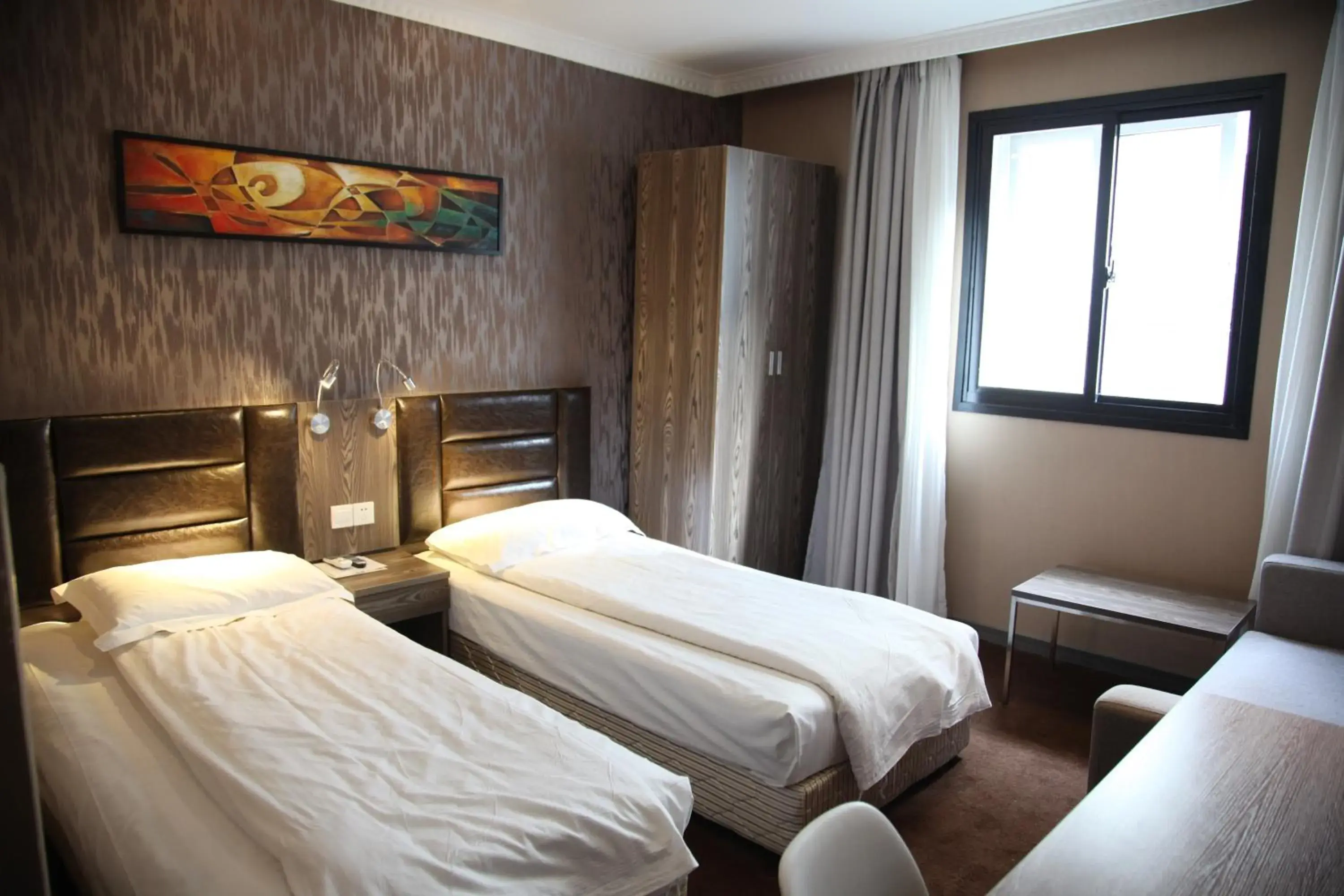 Deluxe Twin Room in Shanghai Fish Inn Bund Deluxe Twin Room in Shanghai Fish Inn Bund