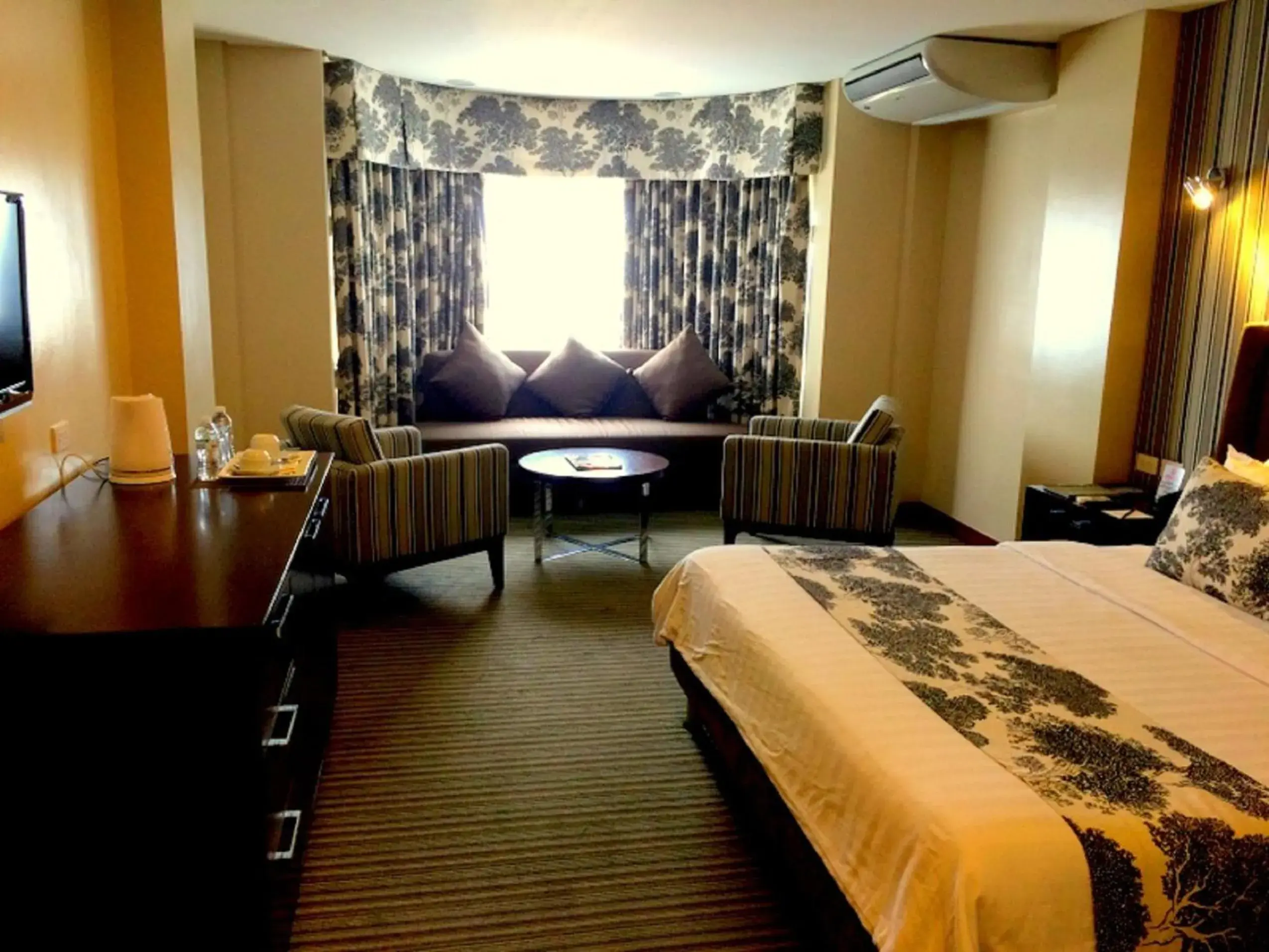 Business Deluxe in El Cielito Inn - Sta. Rosa Business Deluxe in El Cielito Inn - Sta. Rosa