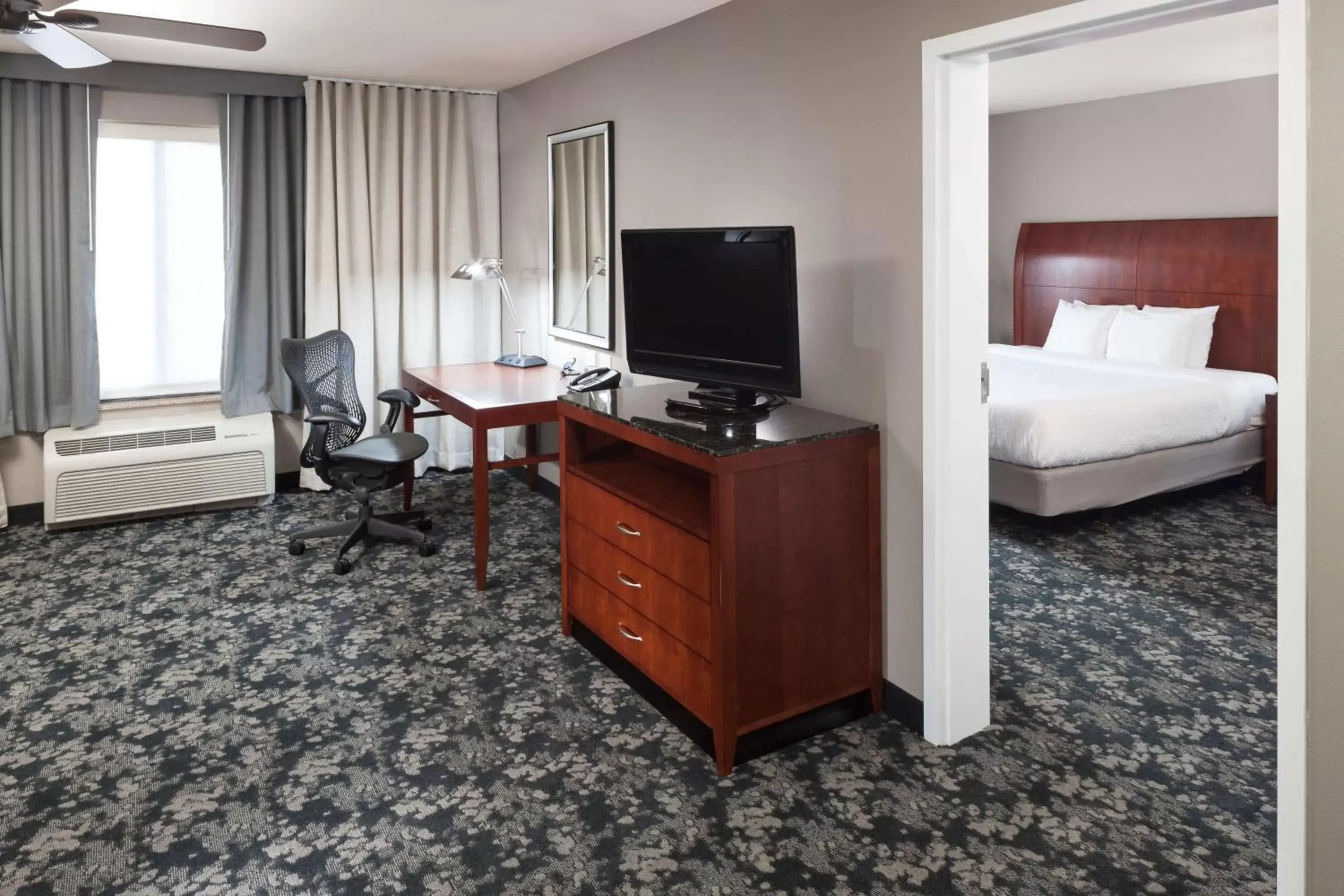 King Suite with Whirpool - Mobility and Hearing Access in Hilton Garden Inn Austin North King Suite with Whirpool - Mobility and Hearing Access in Hilton Garden Inn Austin North