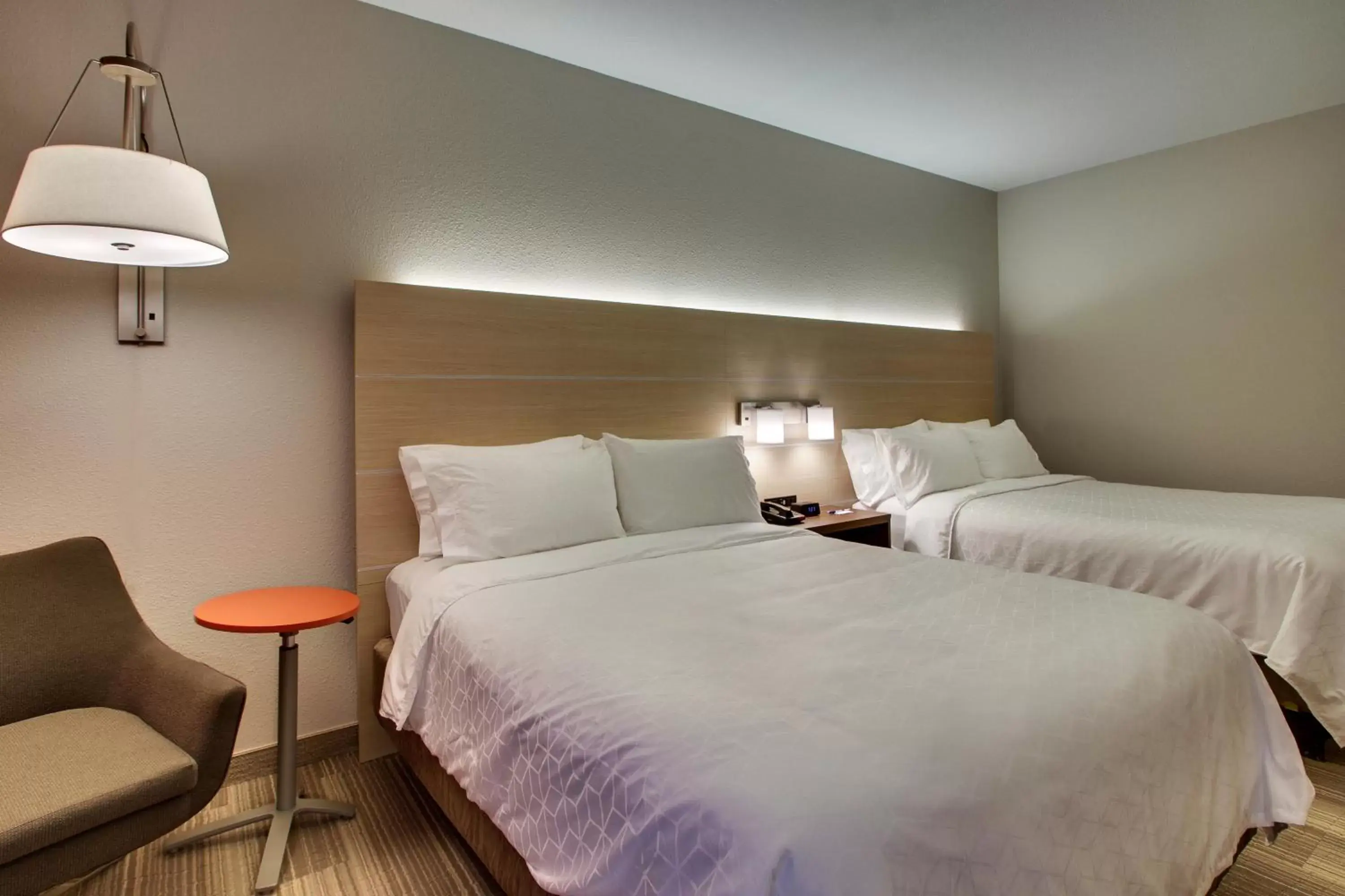 Room with Two Beds - Hearing Accessible - Non-Smoking in Holiday Inn Express Hotel & Suites Cedar Rapids I-380 at 33rd Avenue by IHG Room with Two Beds - Hearing Accessible - Non-Smoking in Holiday Inn Express Hotel & Suites Cedar Rapids I-380 at 33rd Avenue by IHG