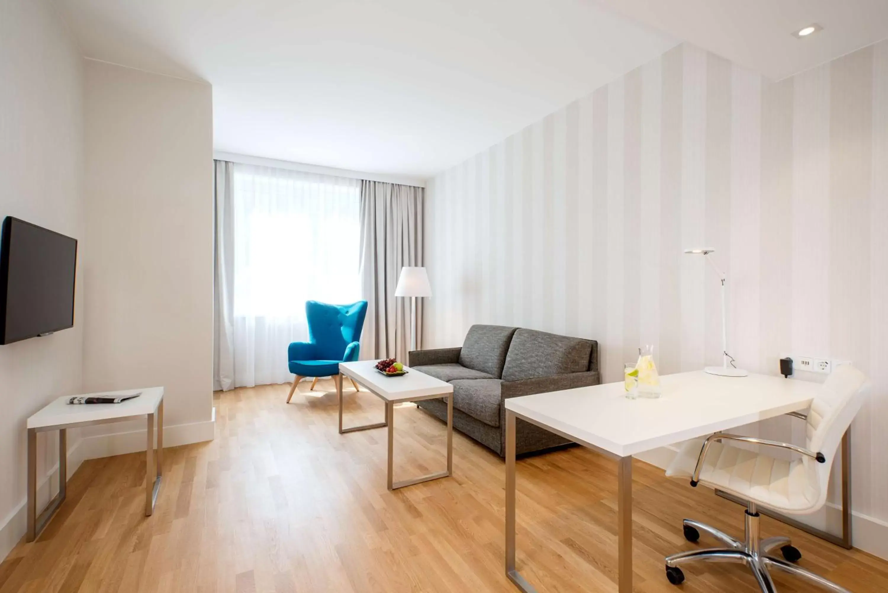 Family Room (2 Adults + 1 Child) in NH Collection Wien Zentrum Family Room (2 Adults + 1 Child) in NH Collection Wien Zentrum