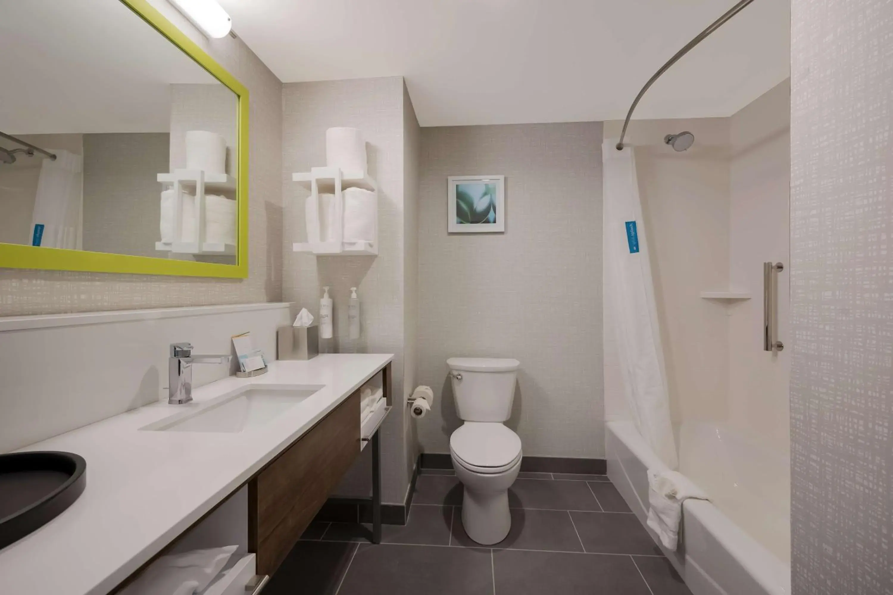 Queen Room with Two Queen Beds - Hearing Access in Hampton Inn Detroit Southfield Queen Room with Two Queen Beds - Hearing Access in Hampton Inn Detroit Southfield