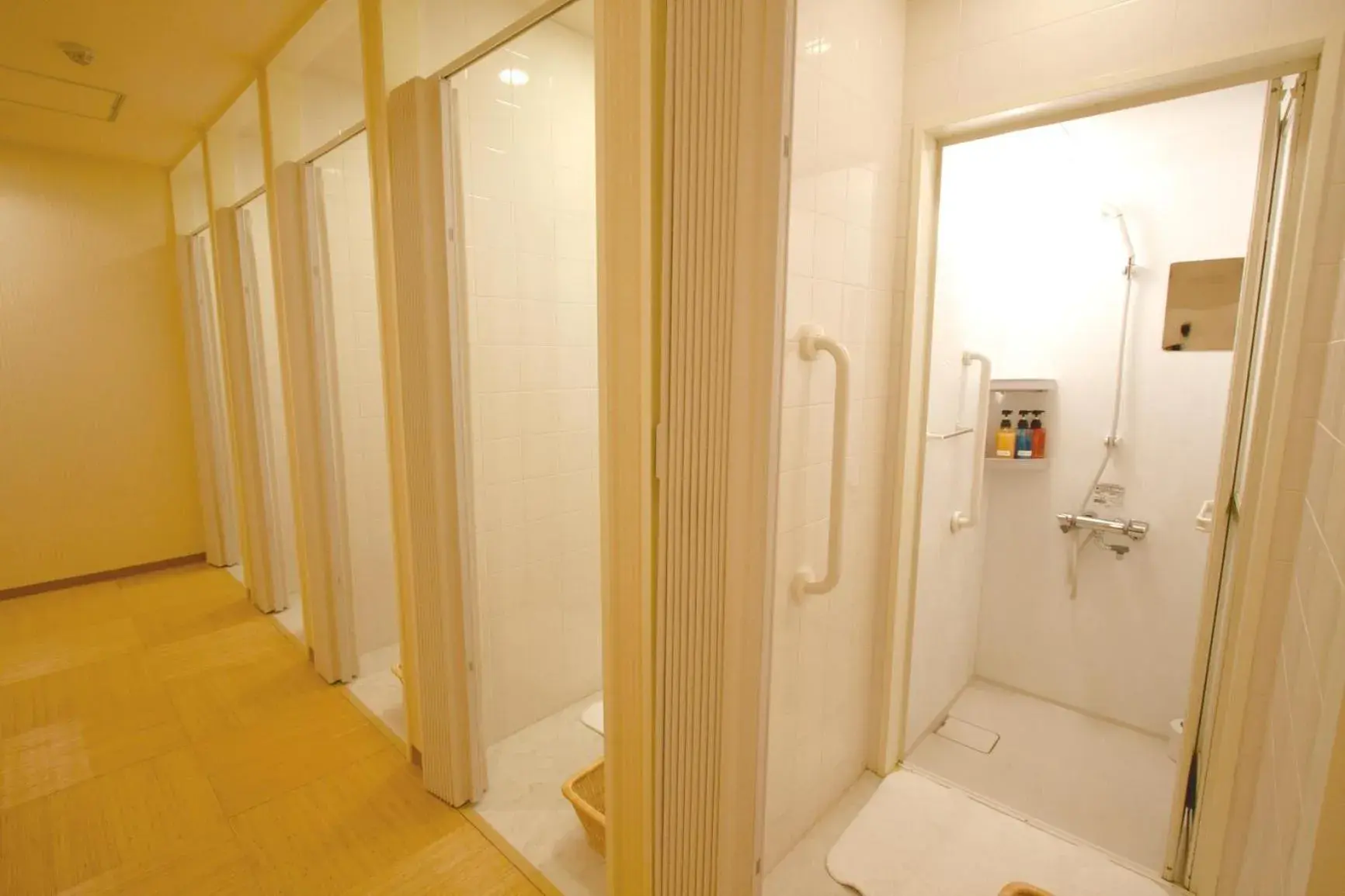 Deluxe Single Room - single occupancy in HEARTS Capsule Hotel & Spa Nakasu -Male only- Deluxe Single Room - single occupancy in HEARTS Capsule Hotel & Spa Nakasu -Male only-