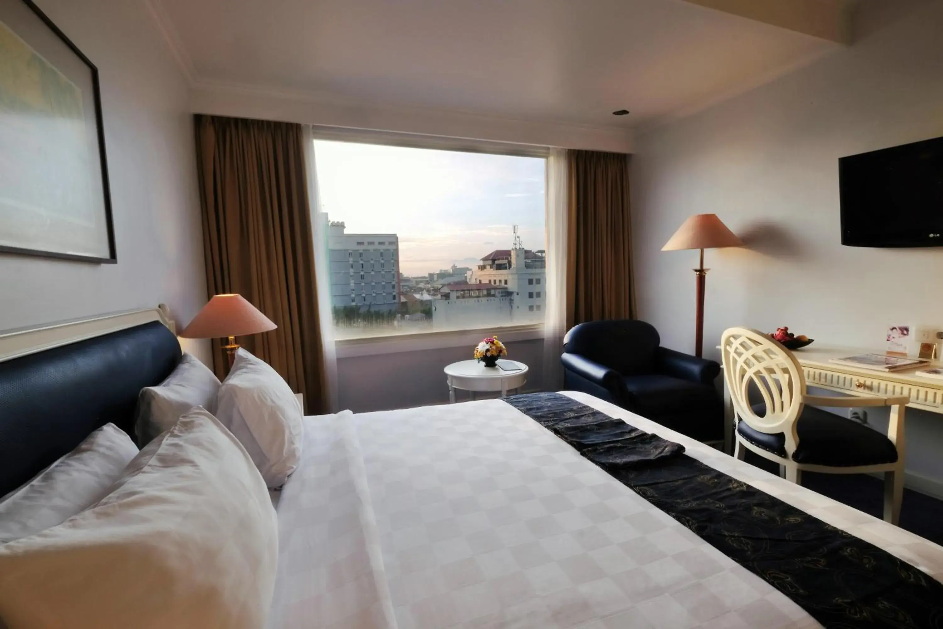 Superior Double or Twin Room with City View in Aryaduta Makassar Superior Double or Twin Room with City View in Aryaduta Makassar