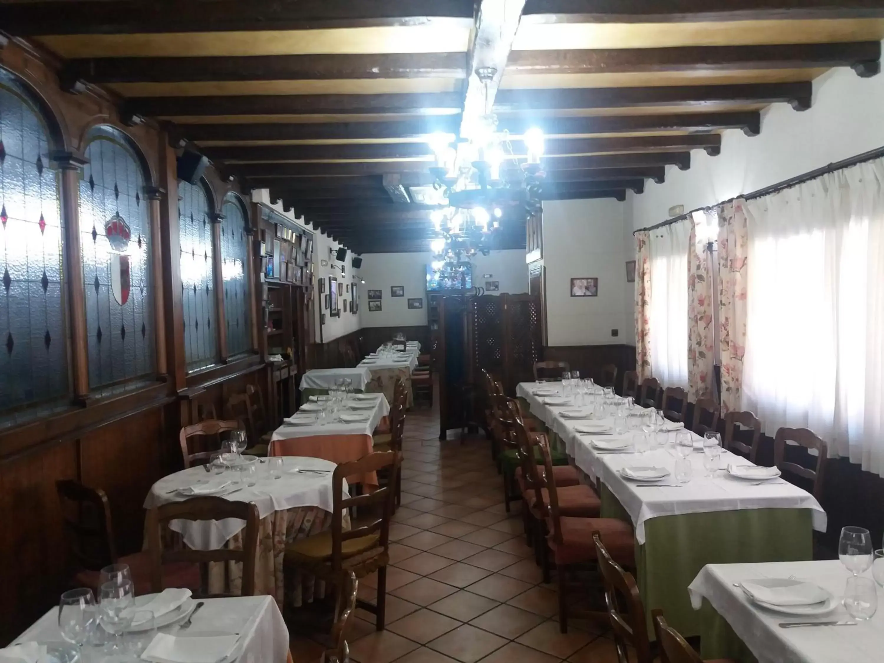 Restaurant/Places to Eat in Hostal Los Galgos Restaurant/Places to Eat in Hostal Los Galgos