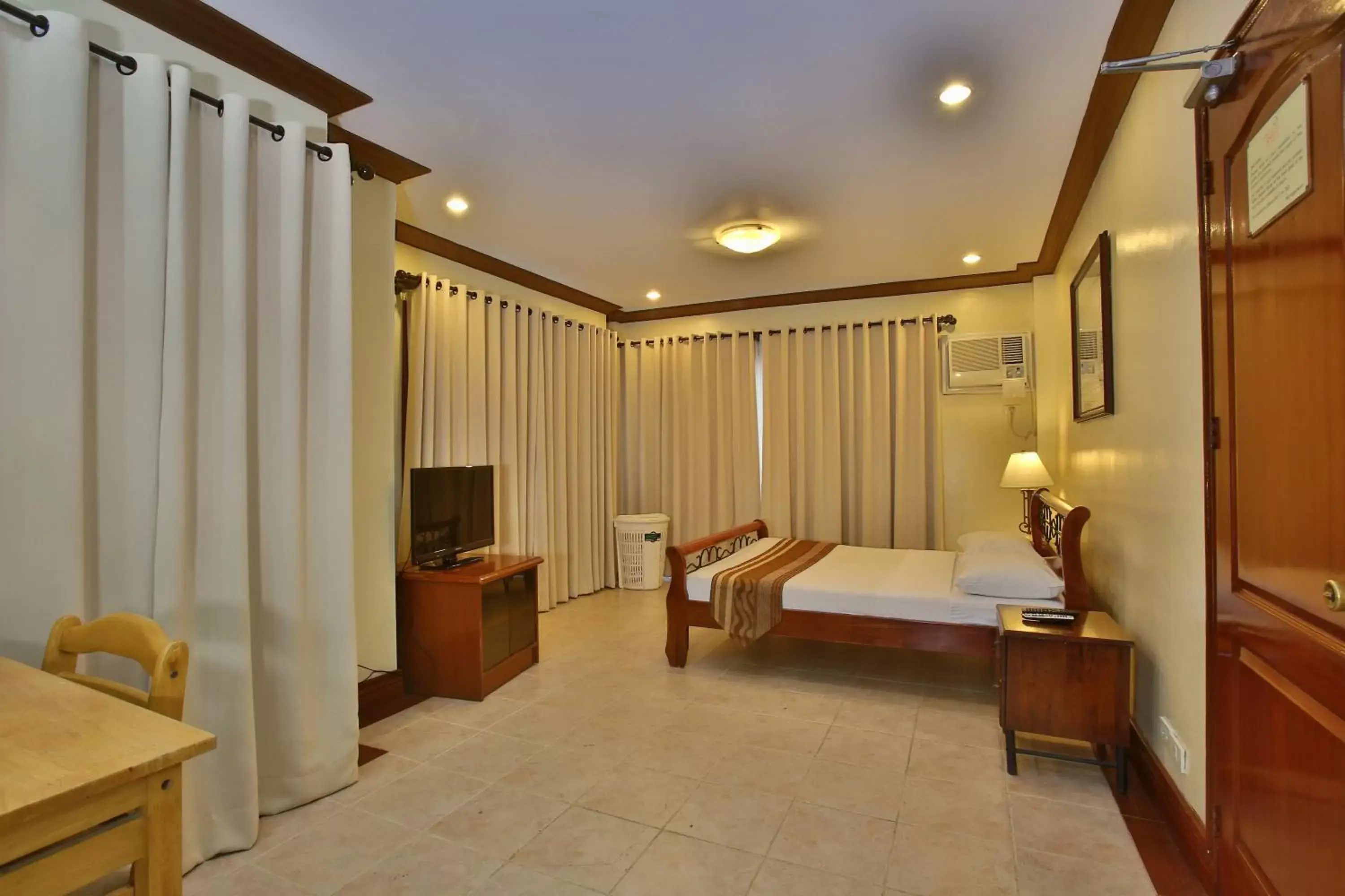 Three-Bedroom Villa in Crown Regency Suites Mactan Three-Bedroom Villa in Crown Regency Suites Mactan