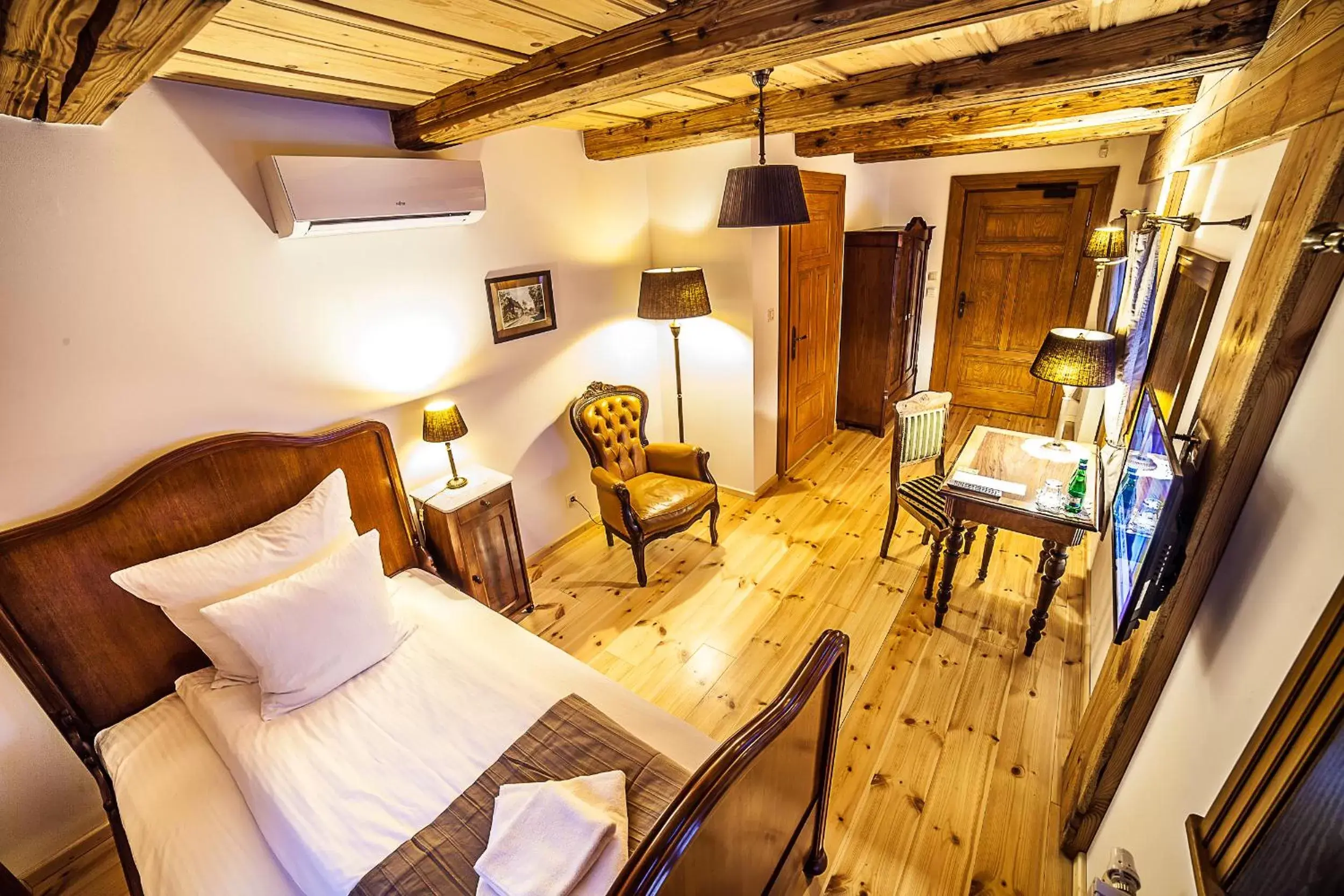 Comfort Single Room in Pensjonat Dom Zegarmistrza Comfort Single Room in Pensjonat Dom Zegarmistrza