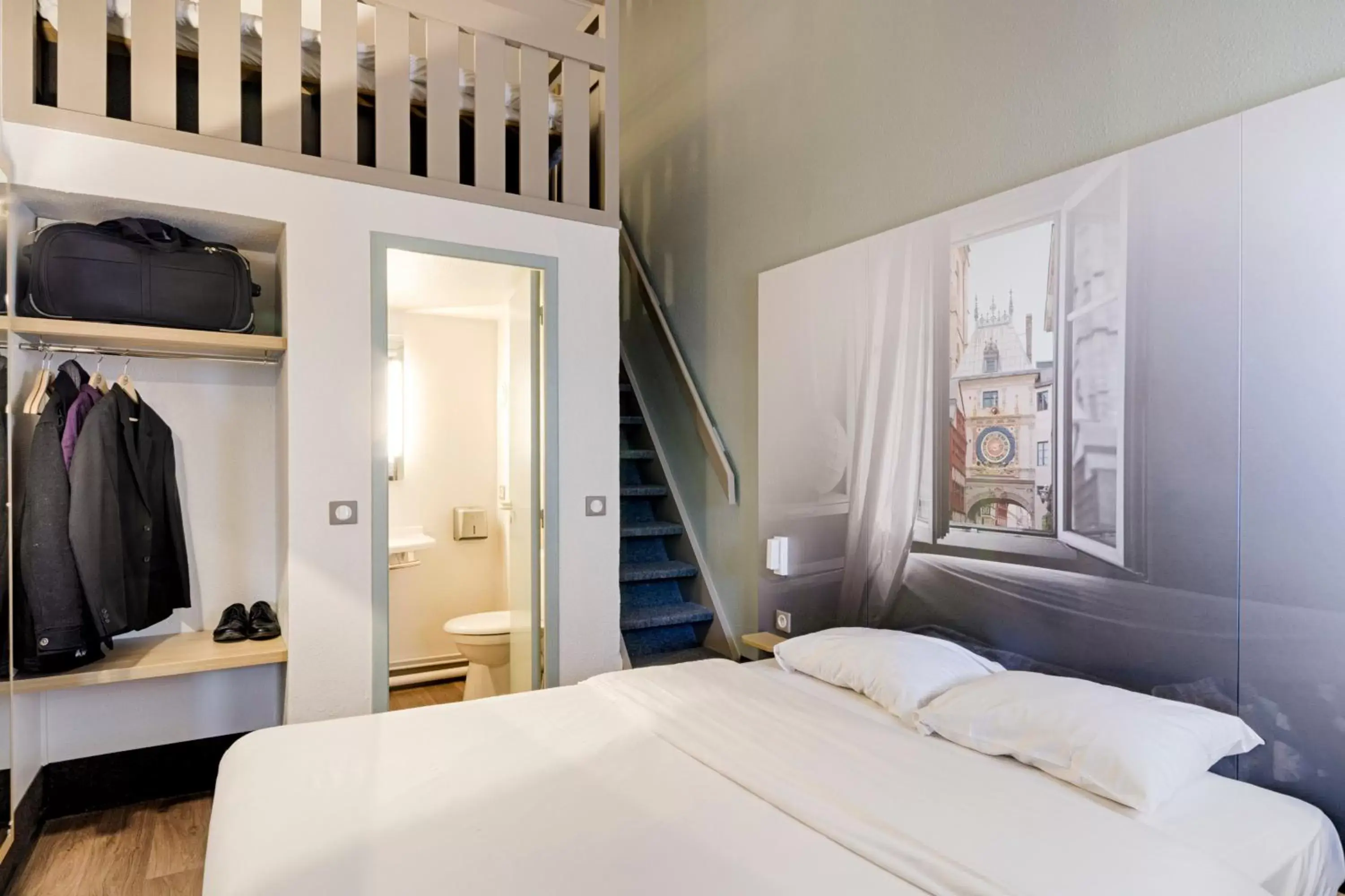 Quadruple Room in B&B HOTEL Rouen Parc des Expos Zénith Quadruple Room in B&B HOTEL Rouen Parc des Expos Zénith