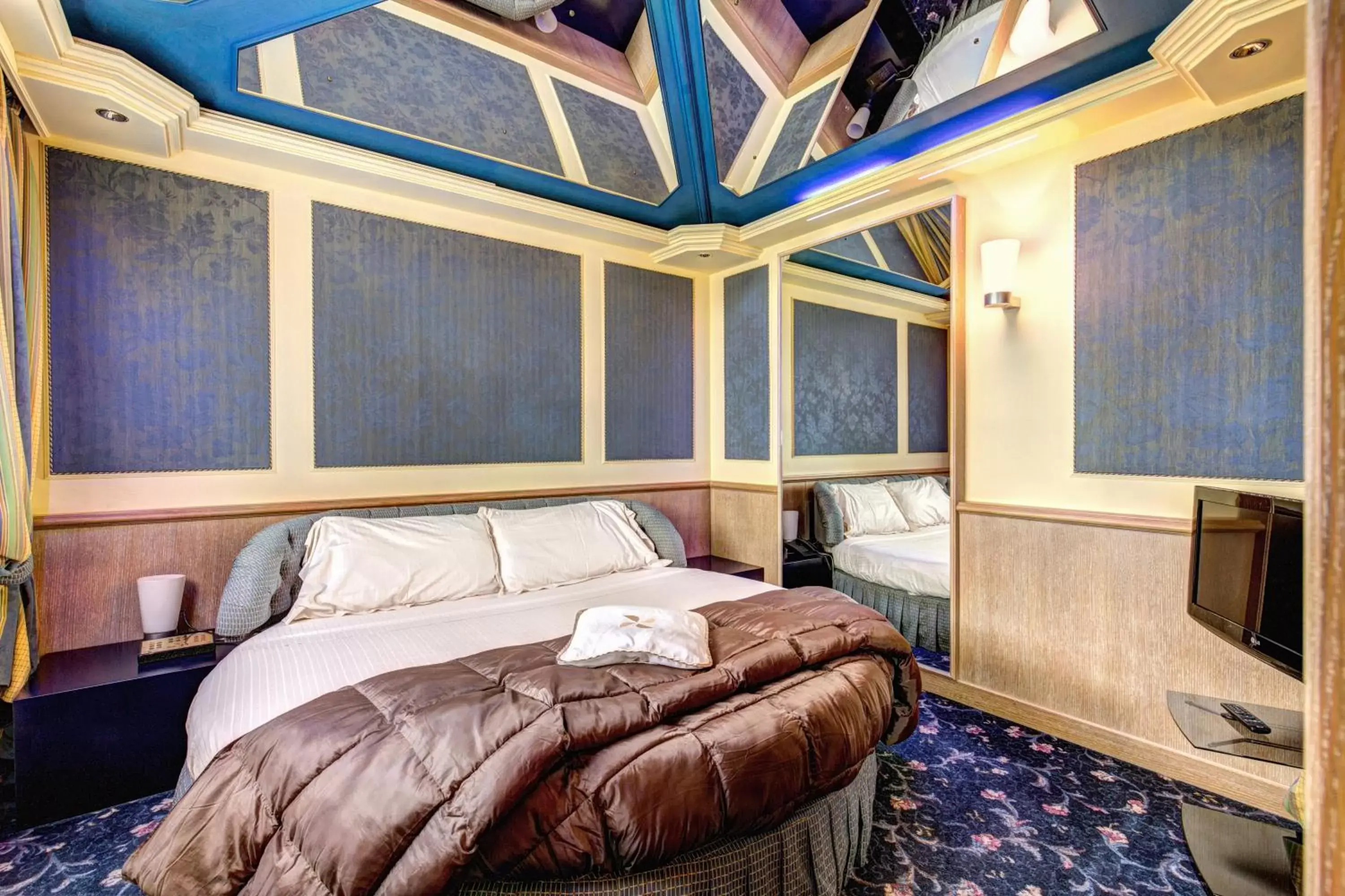 Suite in Hotel Motel Regal Suite in Hotel Motel Regal