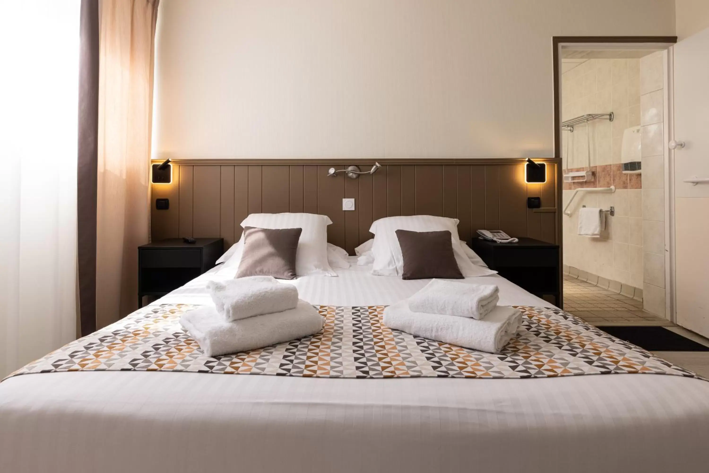 Twin Room Garden view - Disability Access in Logis Hôtel Rêve de Sable Twin Room Garden view - Disability Access in Logis Hôtel Rêve de Sable