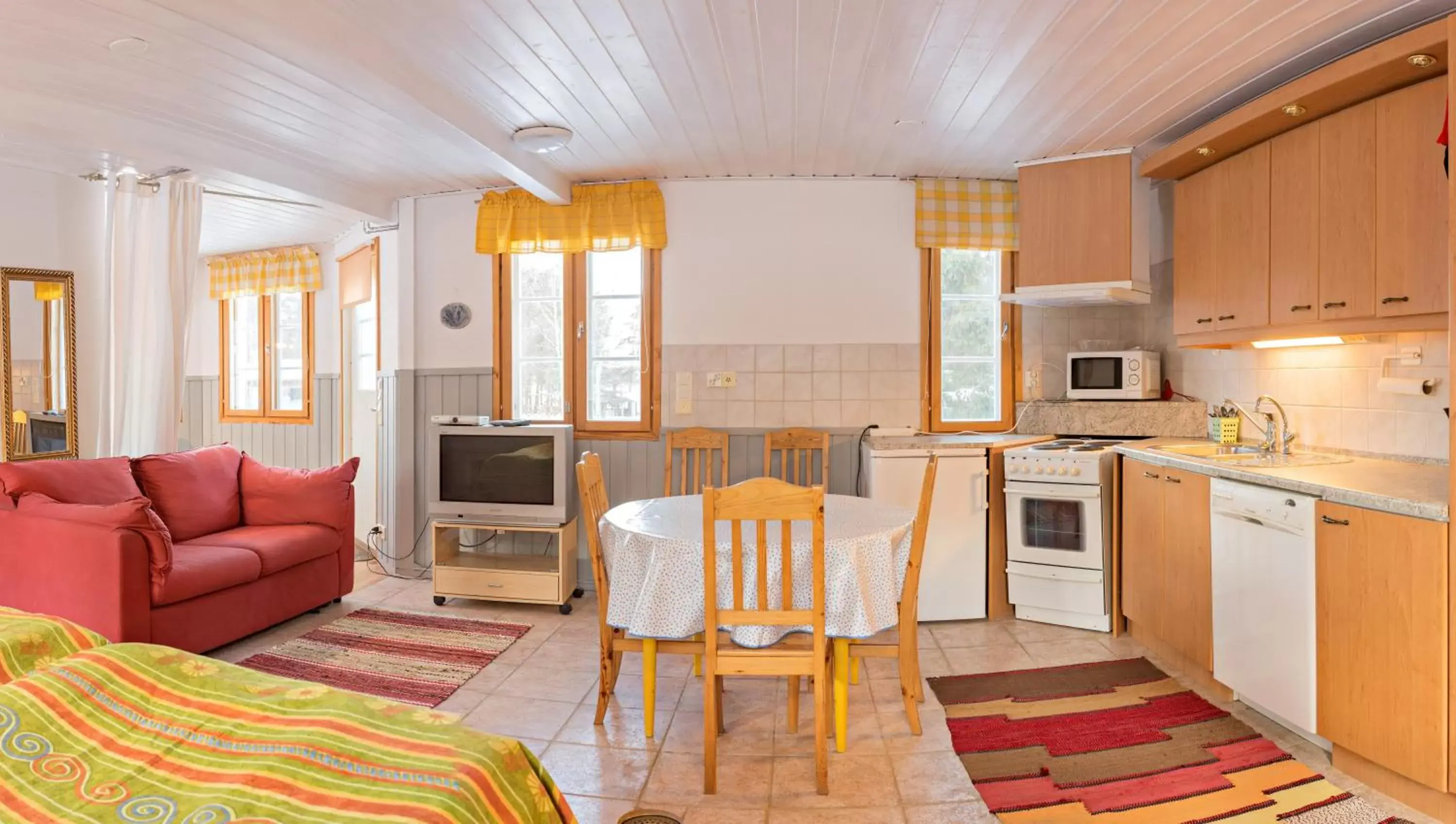 Triple Room with Private Bathroom in Peltolan Luomutila Triple Room with Private Bathroom in Peltolan Luomutila