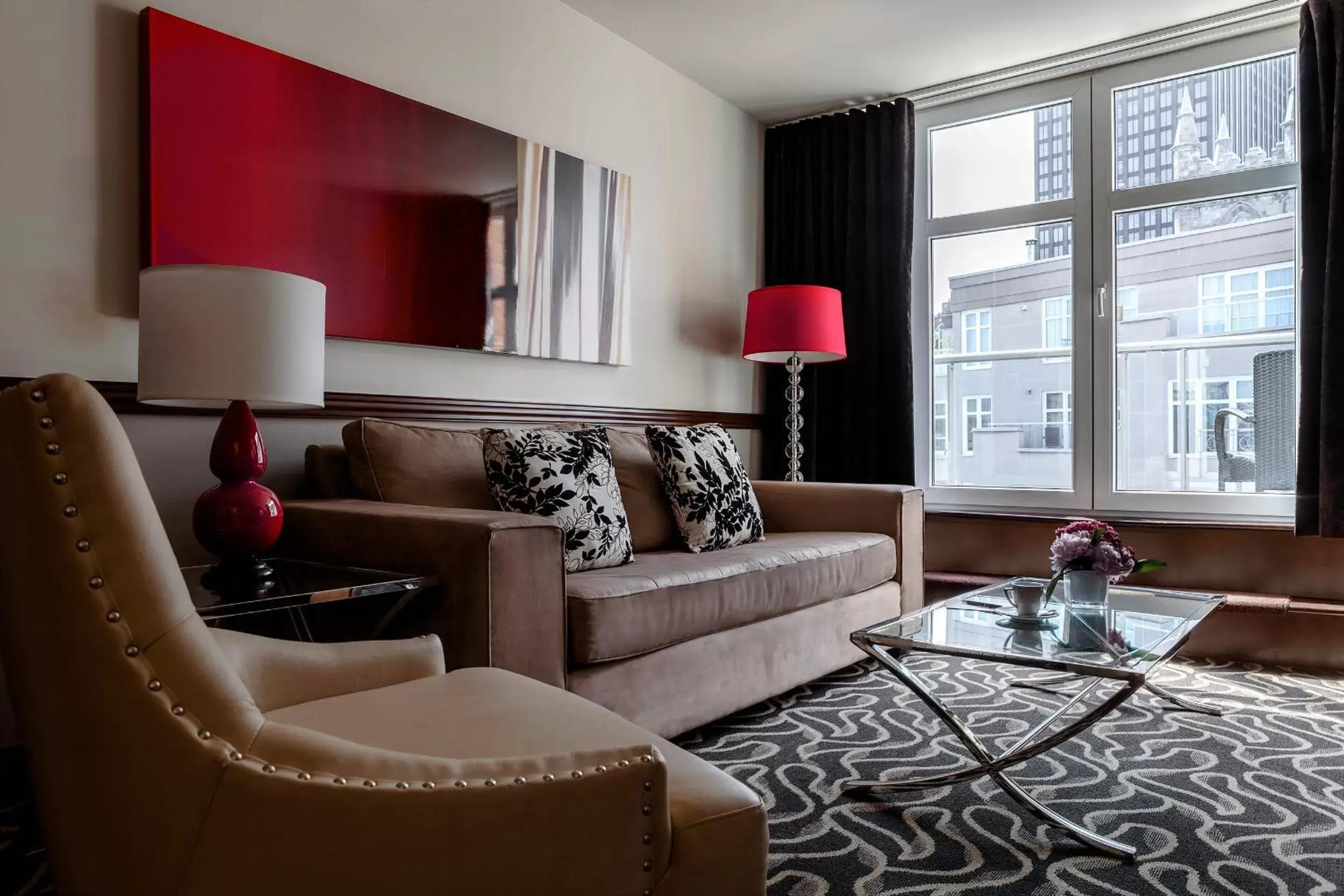 Executive Queen Suite in Hôtel Saint-Sulpice Executive Queen Suite in Hôtel Saint-Sulpice