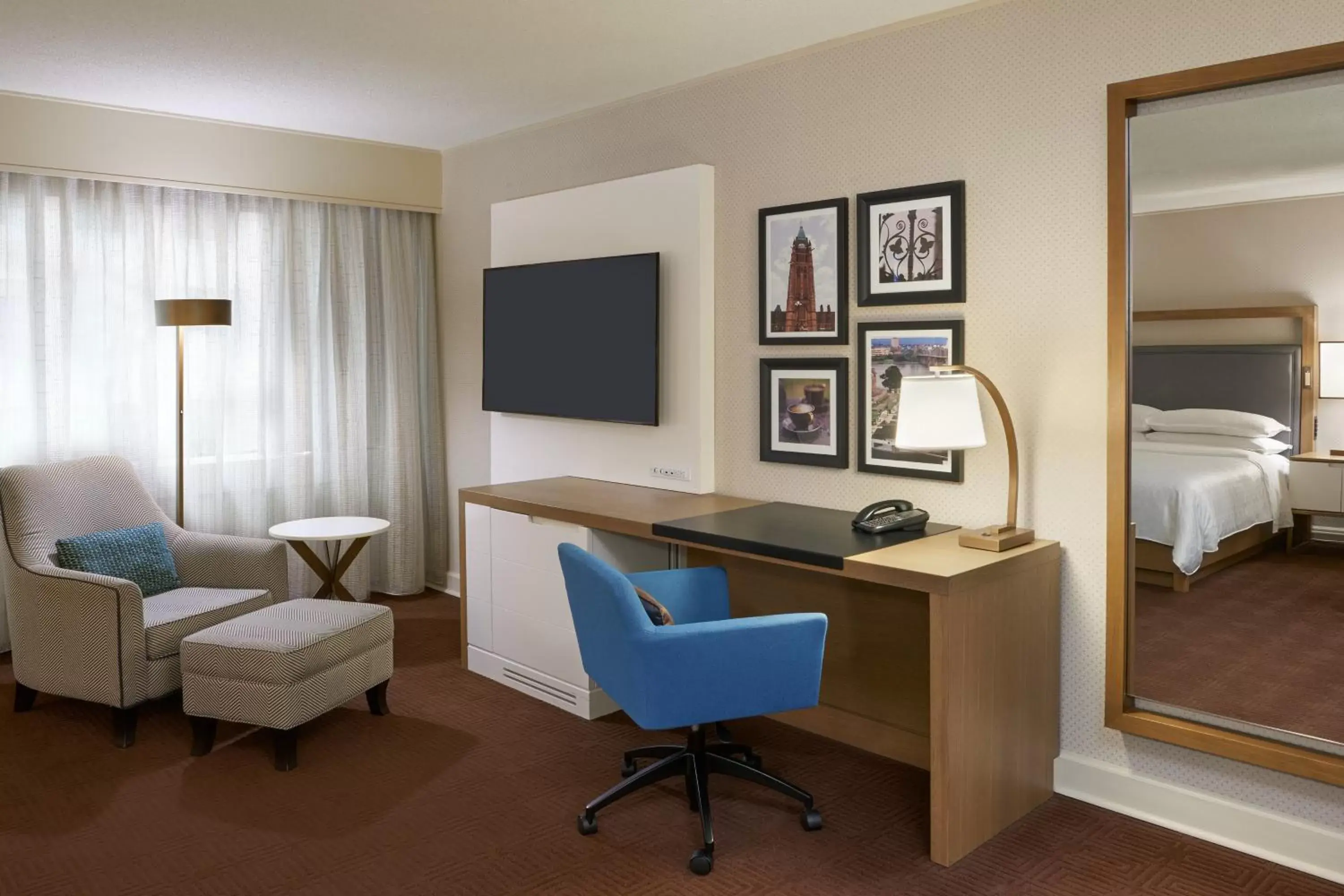 Club level, Guest room, 1 King, High floor in Sheraton Ottawa Hotel Club level, Guest room, 1 King, High floor in Sheraton Ottawa Hotel