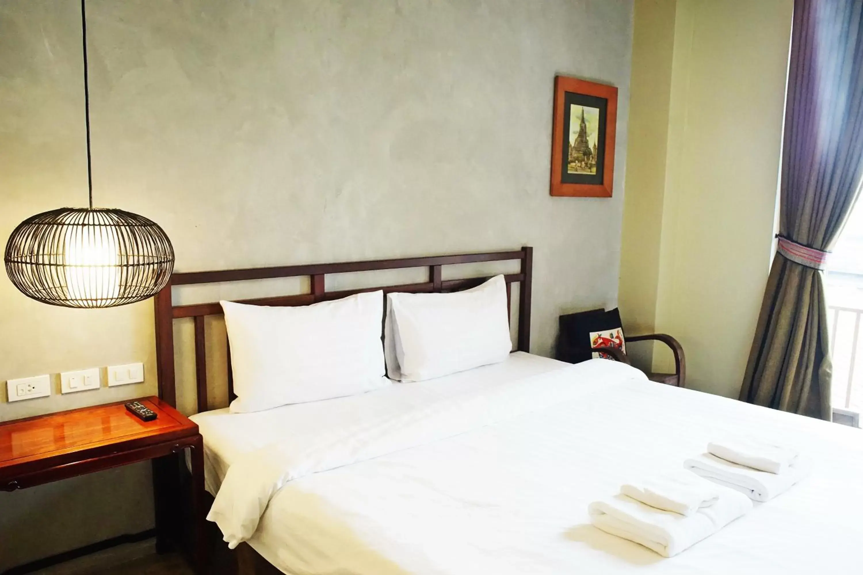 Standard Garden View King Bed in Villa Bangkok Standard Garden View King Bed in Villa Bangkok