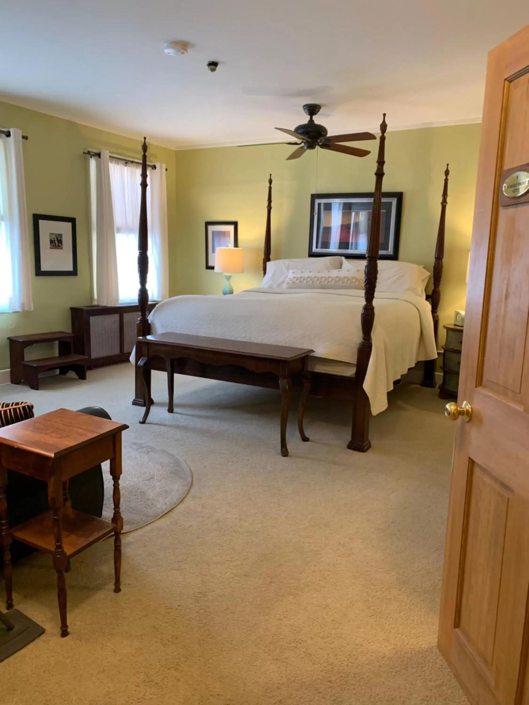 King Suite with Spa Bath in Waybury Inn King Suite with Spa Bath in Waybury Inn