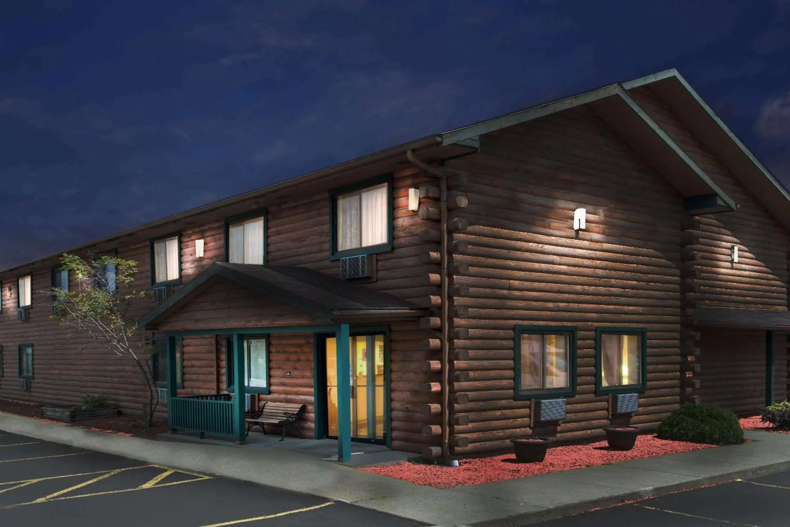 Super 8 by Wyndham Ticonderoga Super 8 by Wyndham Ticonderoga