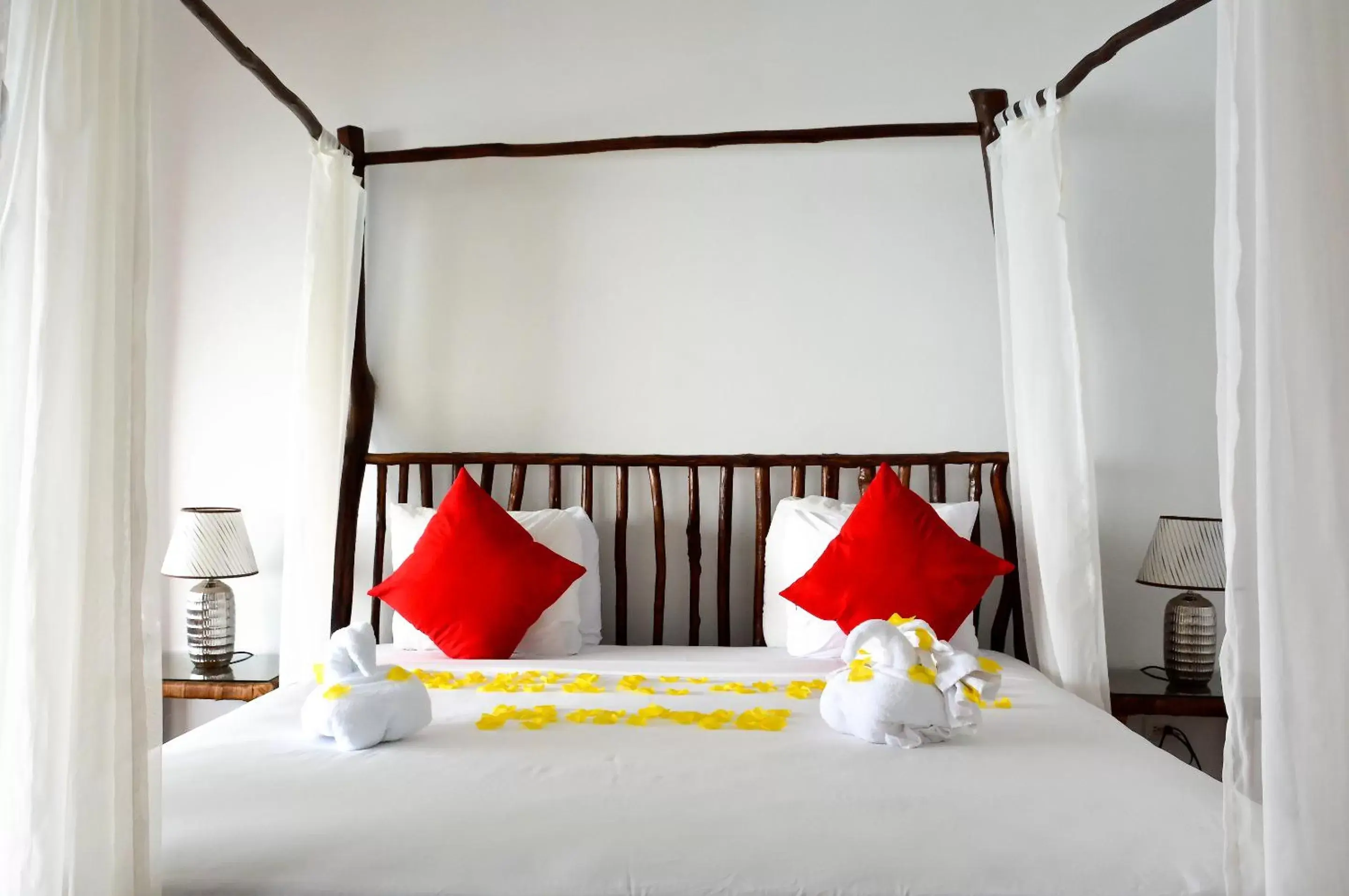 Deluxe King Room in Sand and Tan Beach Hotel Deluxe King Room in Sand and Tan Beach Hotel