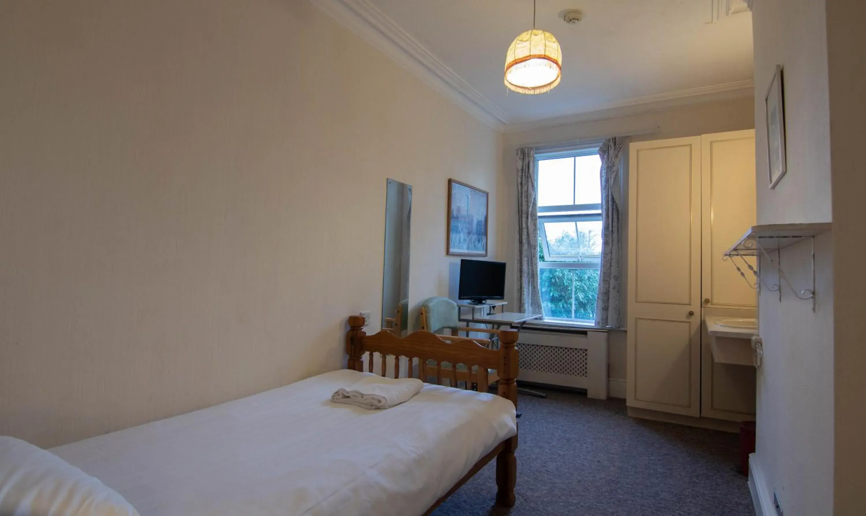 Economy Single Room - single occupancy in Shelford Lodge Economy Single Room - single occupancy in Shelford Lodge