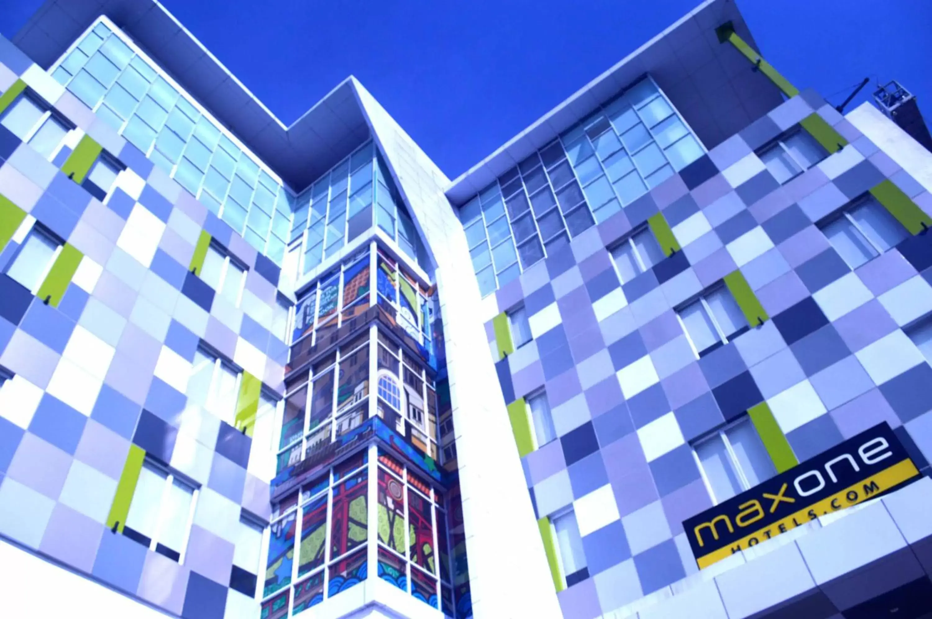 Property building in MaxOne Signature Glodok Jakarta Property building in MaxOne Signature Glodok Jakarta