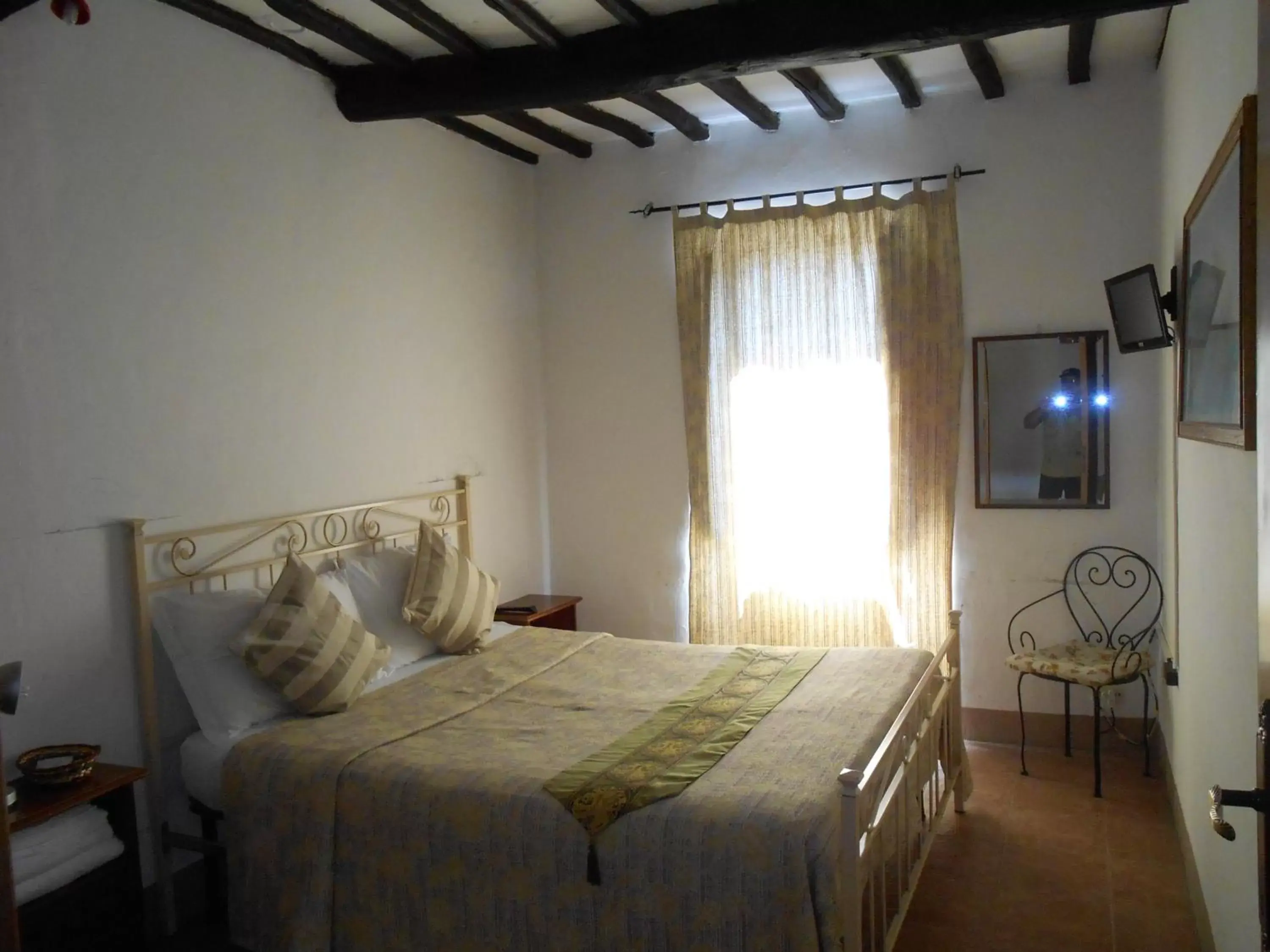 Double Room with Private Bathroom - single occupancy in Civita B&B Double Room with Private Bathroom - single occupancy in Civita B&B
