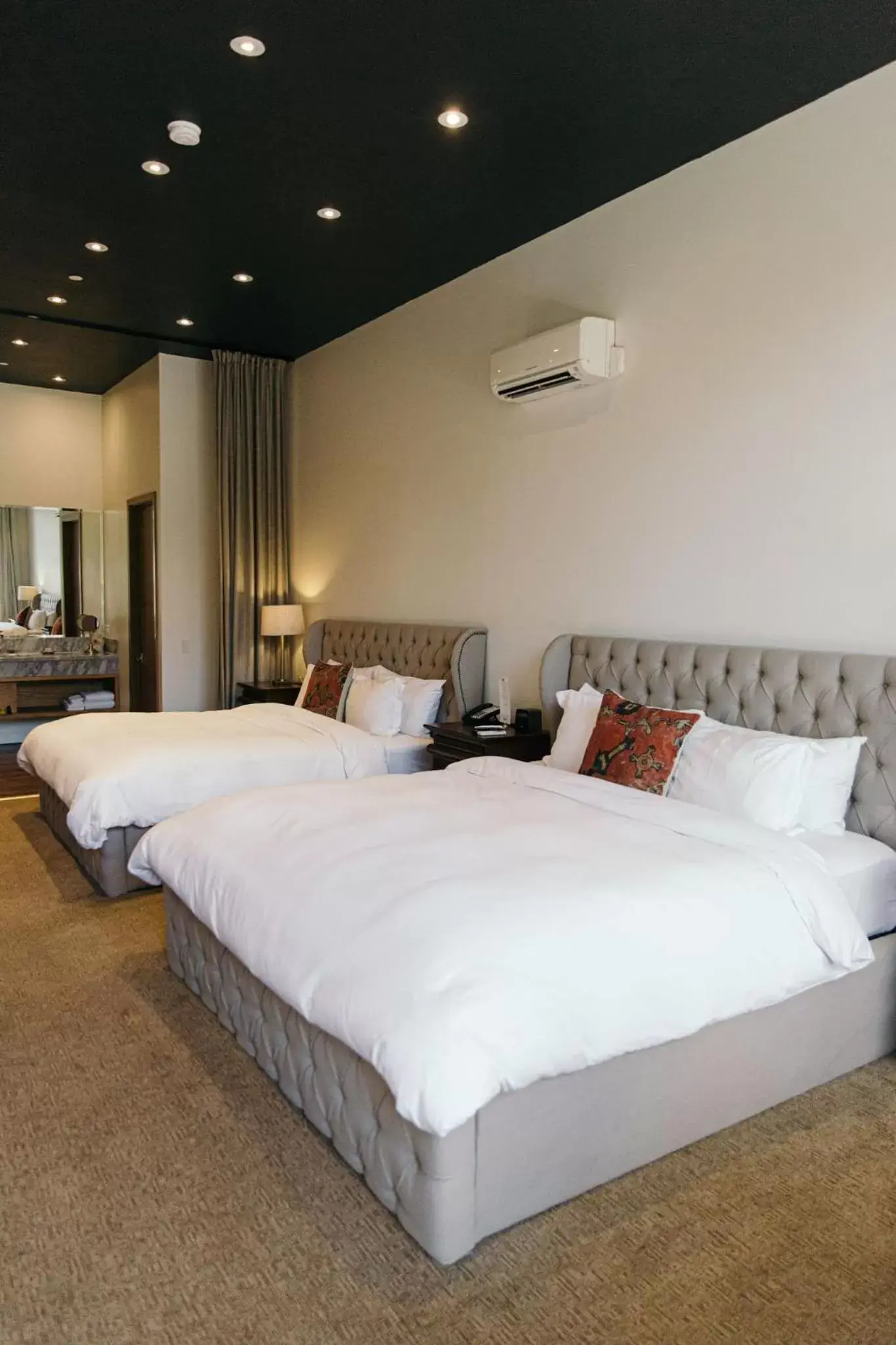 Estate Room in Calamigos Guest Ranch and Beach Club Estate Room in Calamigos Guest Ranch and Beach Club