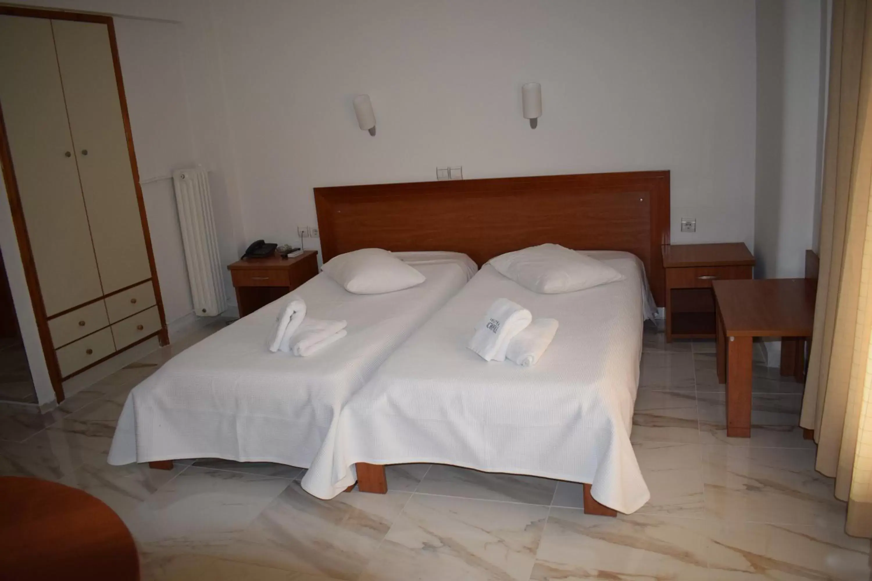 Double or Twin Room in Piraeus Acropole Hotel Double or Twin Room in Piraeus Acropole Hotel