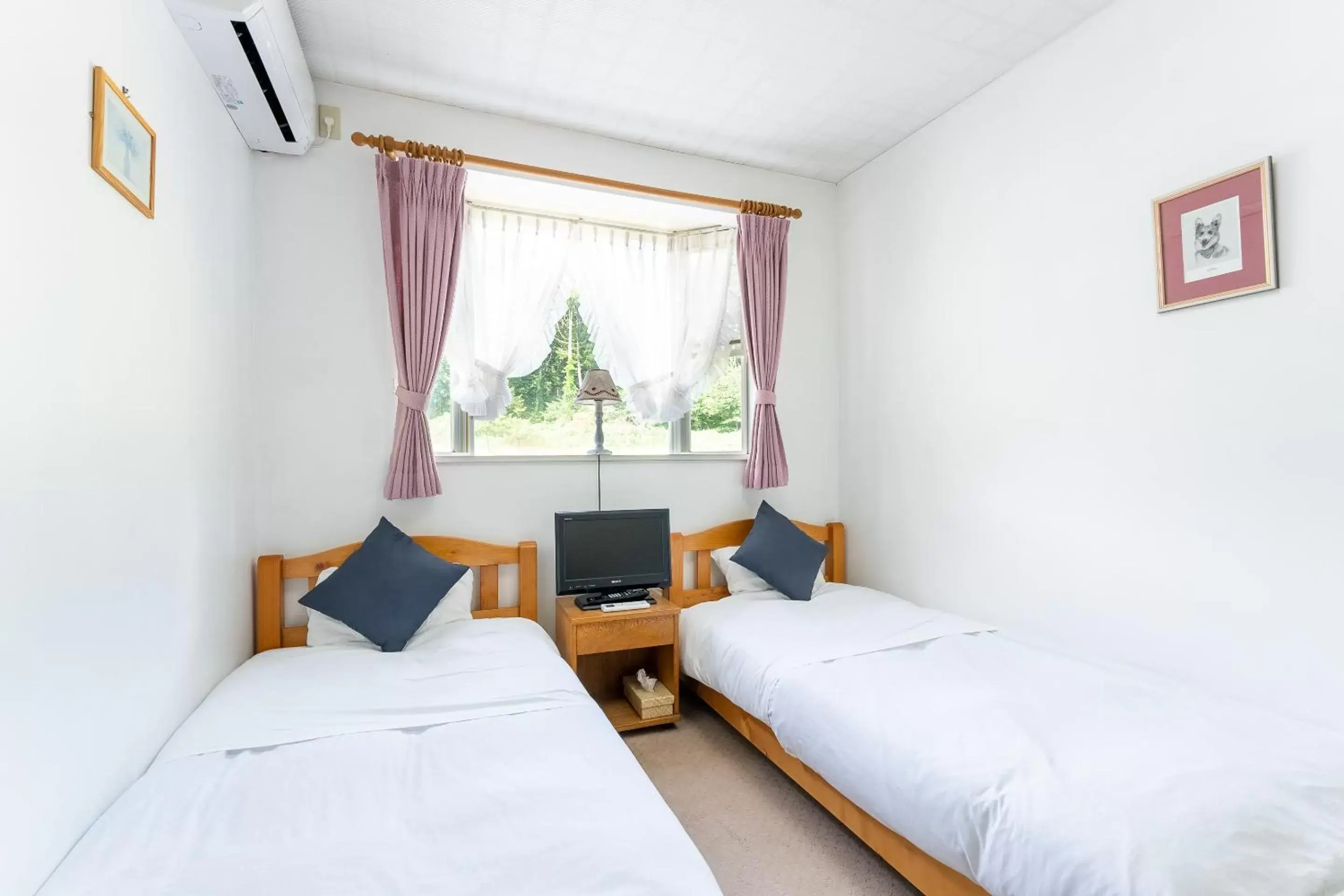 Twin Room with Shared Bathroom - single occupancy in Tabist Kiyosato Grandeur Yatsugatake Twin Room with Shared Bathroom - single occupancy in Tabist Kiyosato Grandeur Yatsugatake