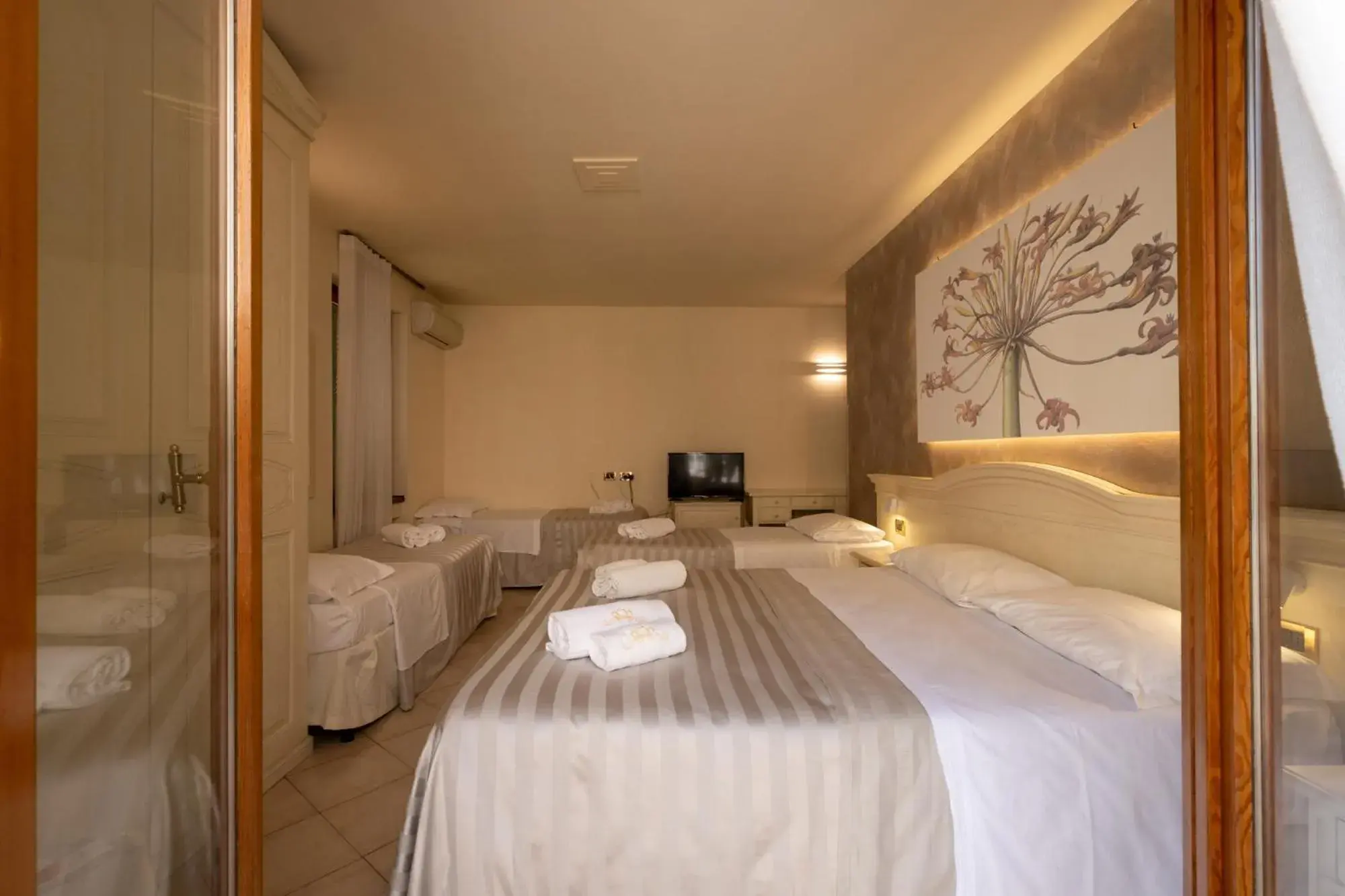 Family Room in Hotel San Lorenzo Family Room in Hotel San Lorenzo