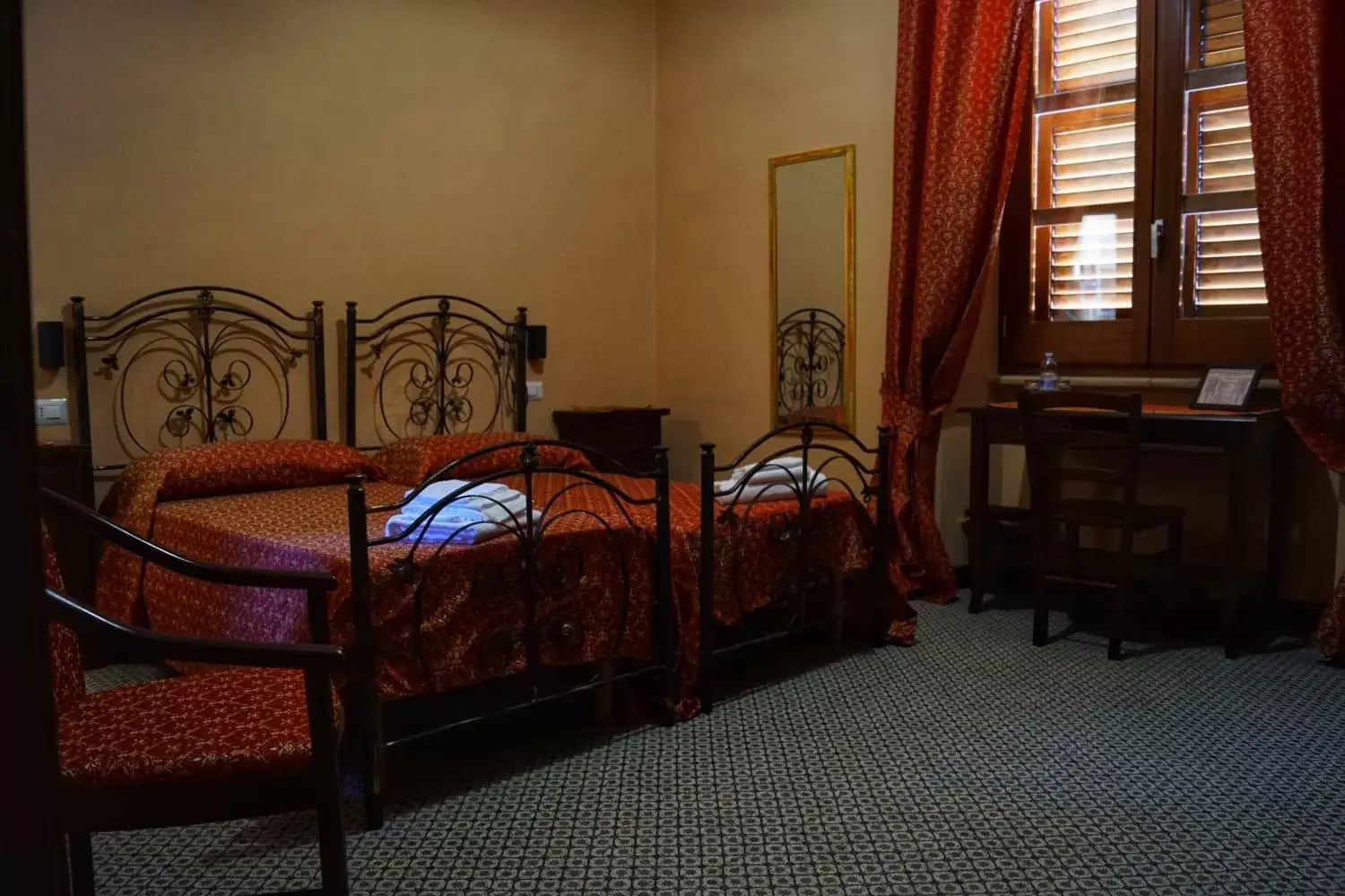 Twin Room in La Stazione Twin Room in La Stazione