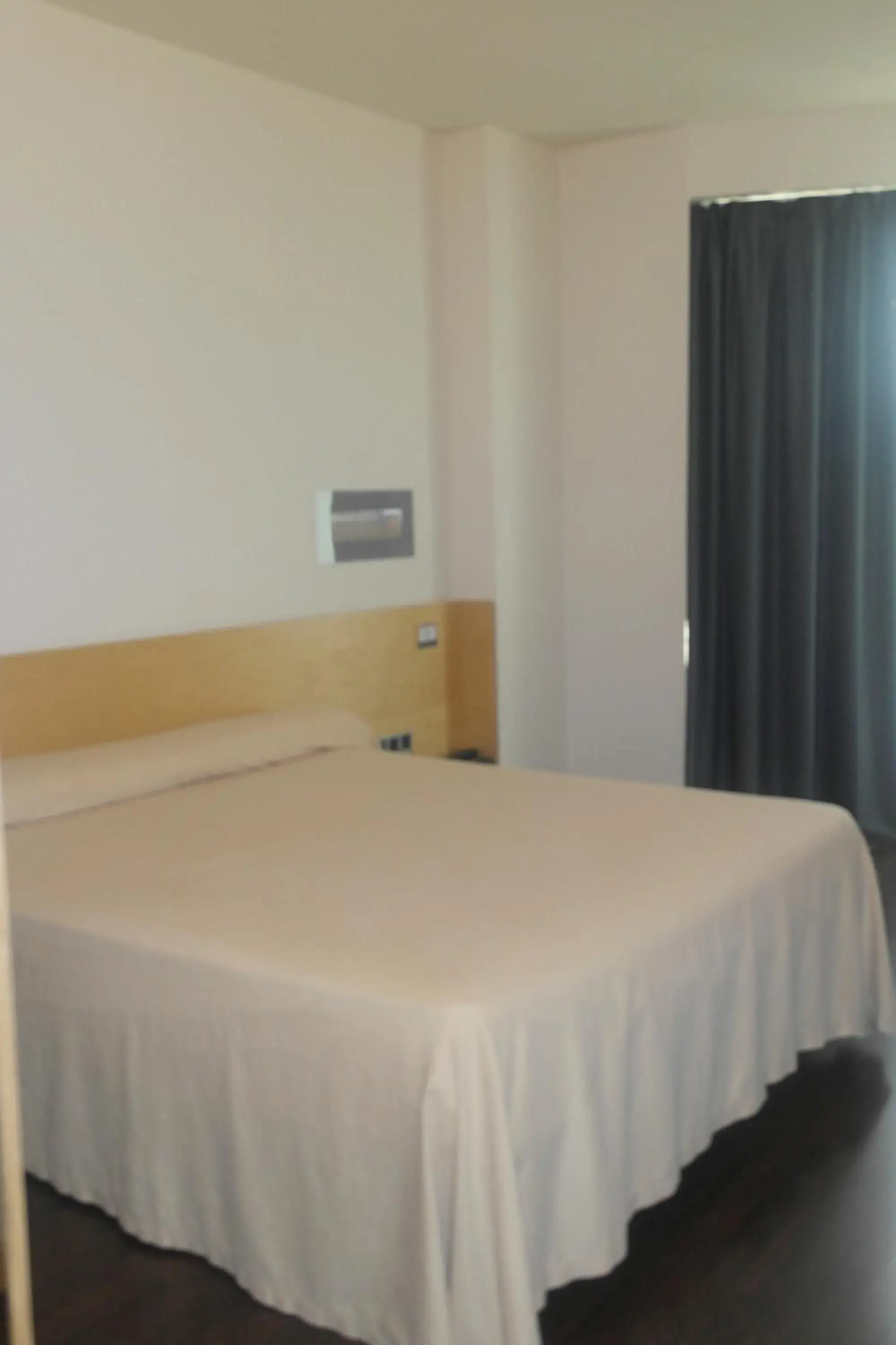 Double or Twin Room - single occupancy in Gobeo Park Double or Twin Room - single occupancy in Gobeo Park