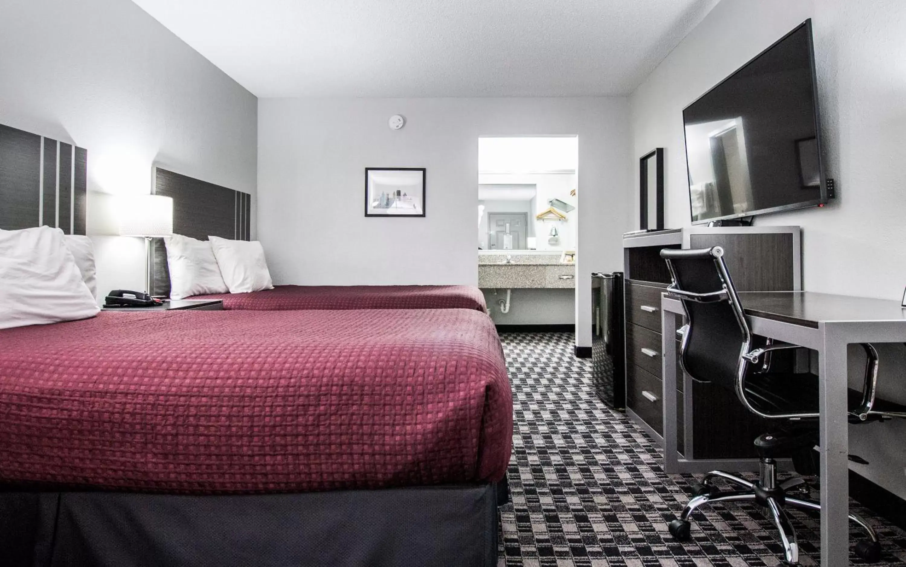 Standard Room with Two Double Beds - Non-Smoking in Brick Lodge Atlanta/Norcross Standard Room with Two Double Beds - Non-Smoking in Brick Lodge Atlanta/Norcross