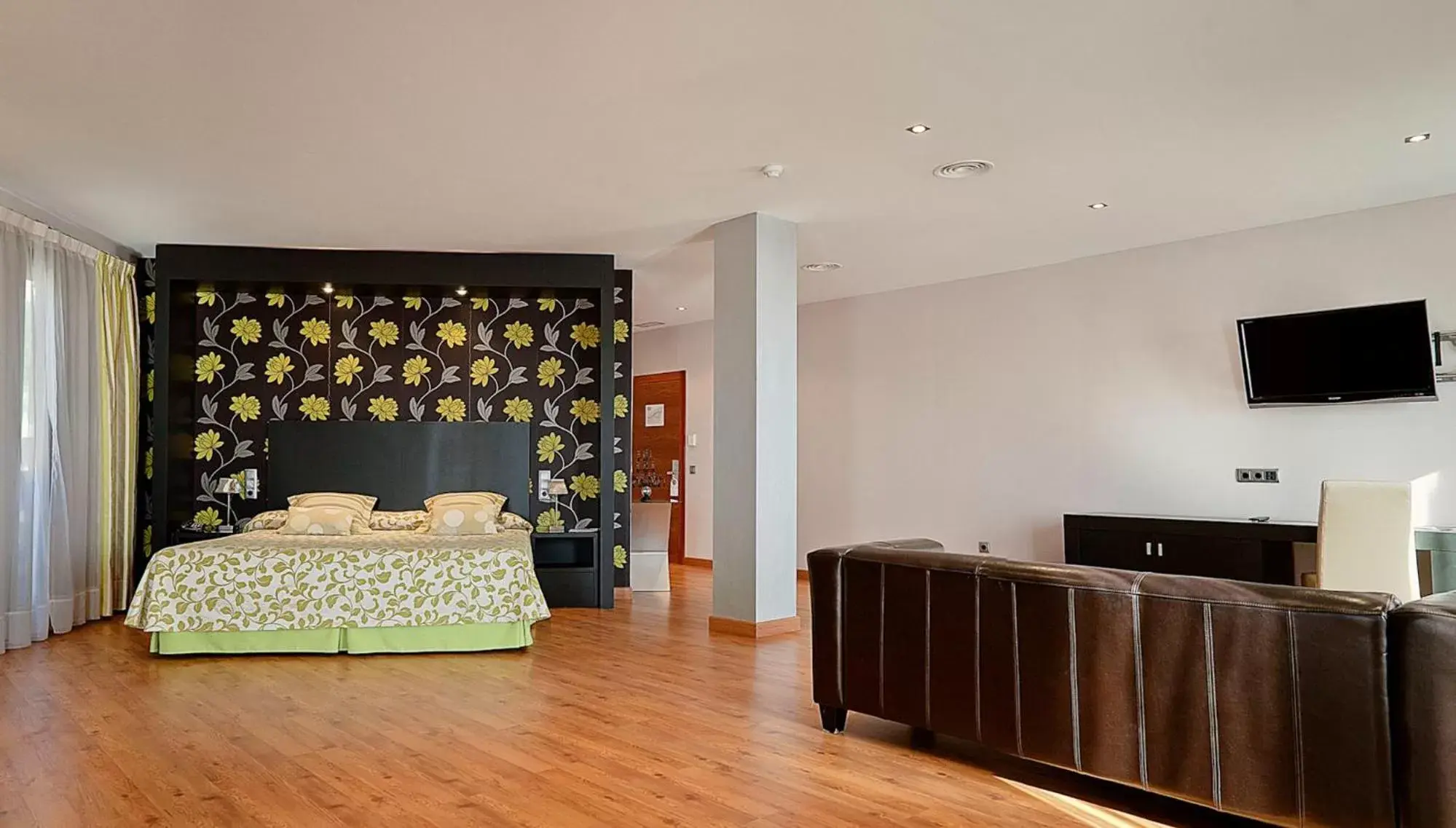 Suite with Spa Bath in Hotel Campos de Baeza Suite with Spa Bath in Hotel Campos de Baeza