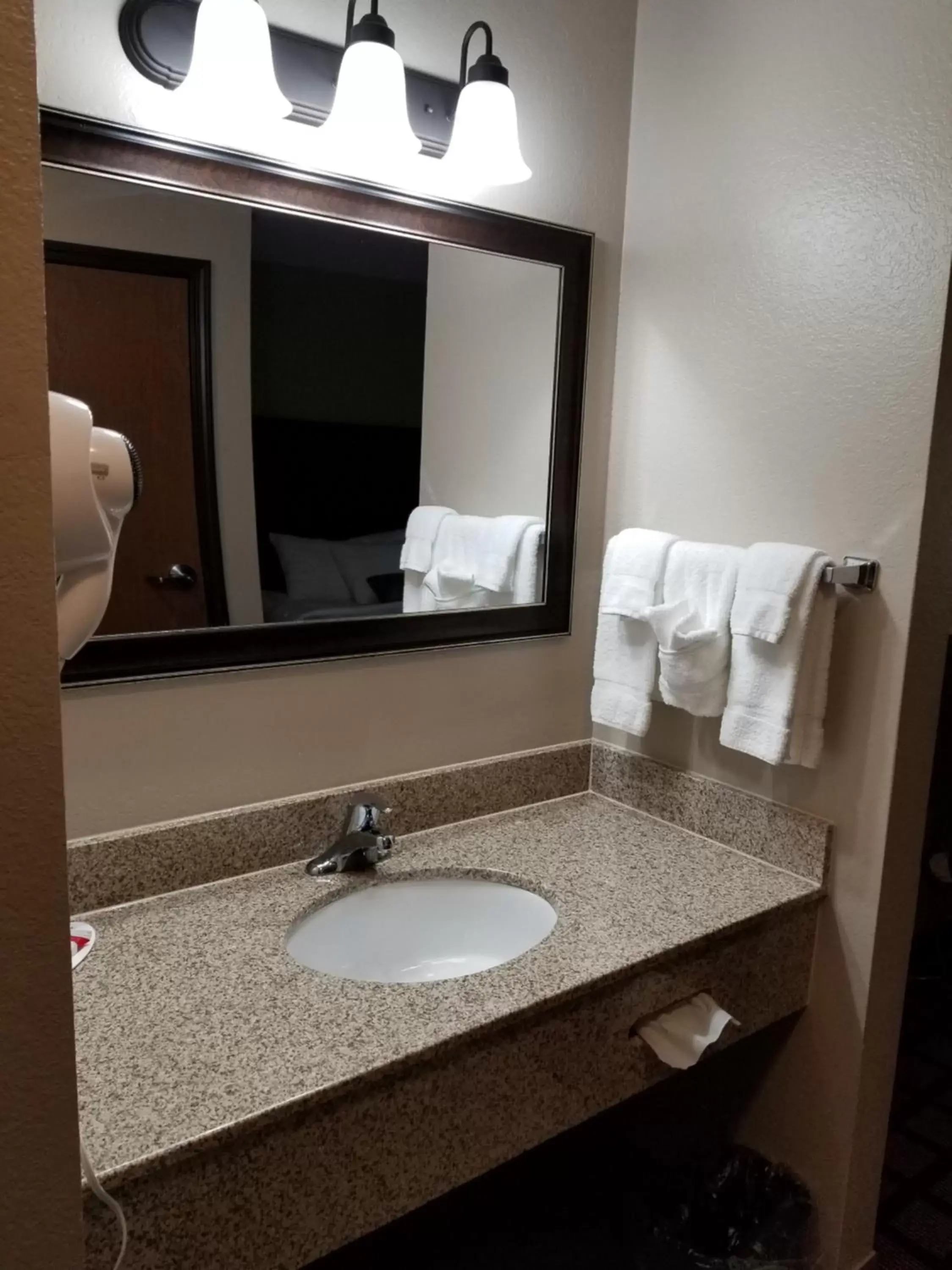 Studio Suite with Two Queen Beds - Non-Smoking in Baymont by Wyndham Oacoma Studio Suite with Two Queen Beds - Non-Smoking in Baymont by Wyndham Oacoma