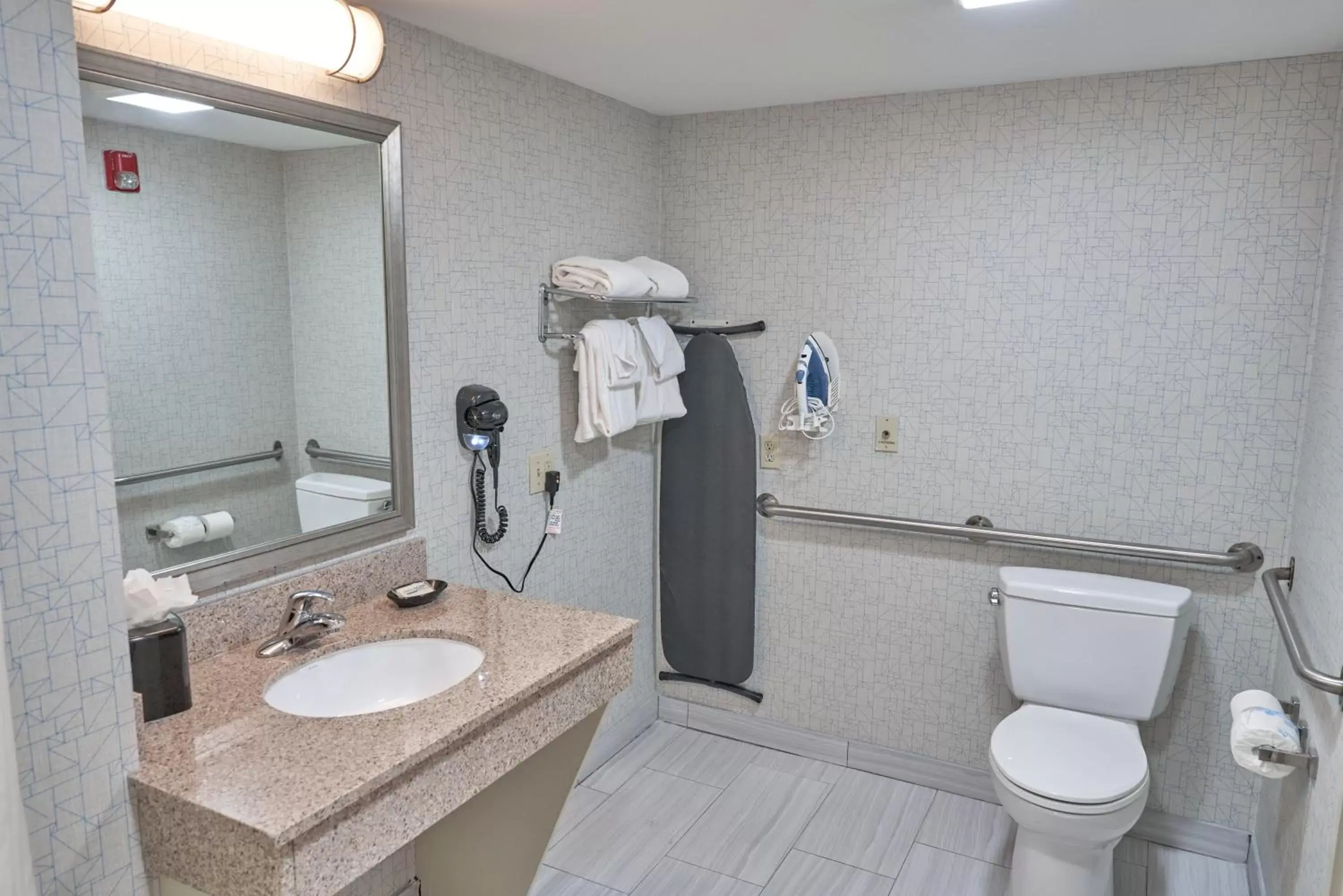 Standard King Room (Disability Access) in All Seasons Resort, Trademark Collection by Wyndham Standard King Room (Disability Access) in All Seasons Resort, Trademark Collection by Wyndham