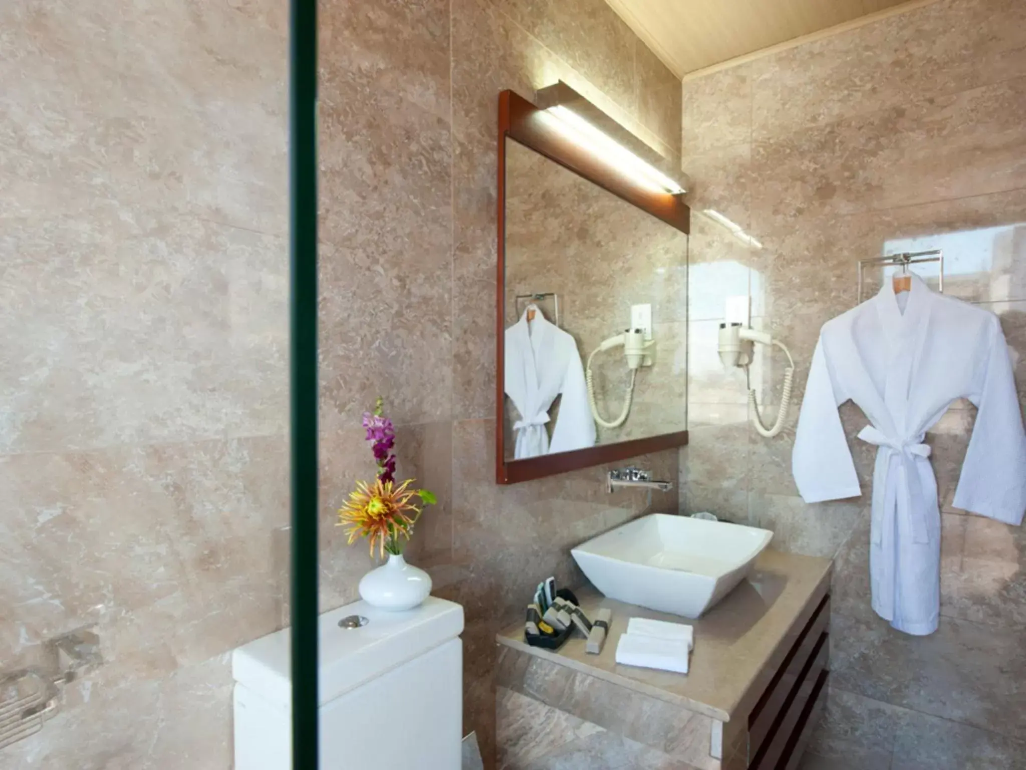 Family Room with Ocean View - Early Check-in at 11 AM & Late Check-out at 2 PM (on Availability), 15% Discount on Food & Beverage and 10% Discount on Spa in The Ocean Colombo Family Room with Ocean View - Early Check-in at 11 AM & Late Check-out at 2 PM (on Availability), 15% Discount on Food & Beverage and 10% Discount on Spa in The Ocean Colombo