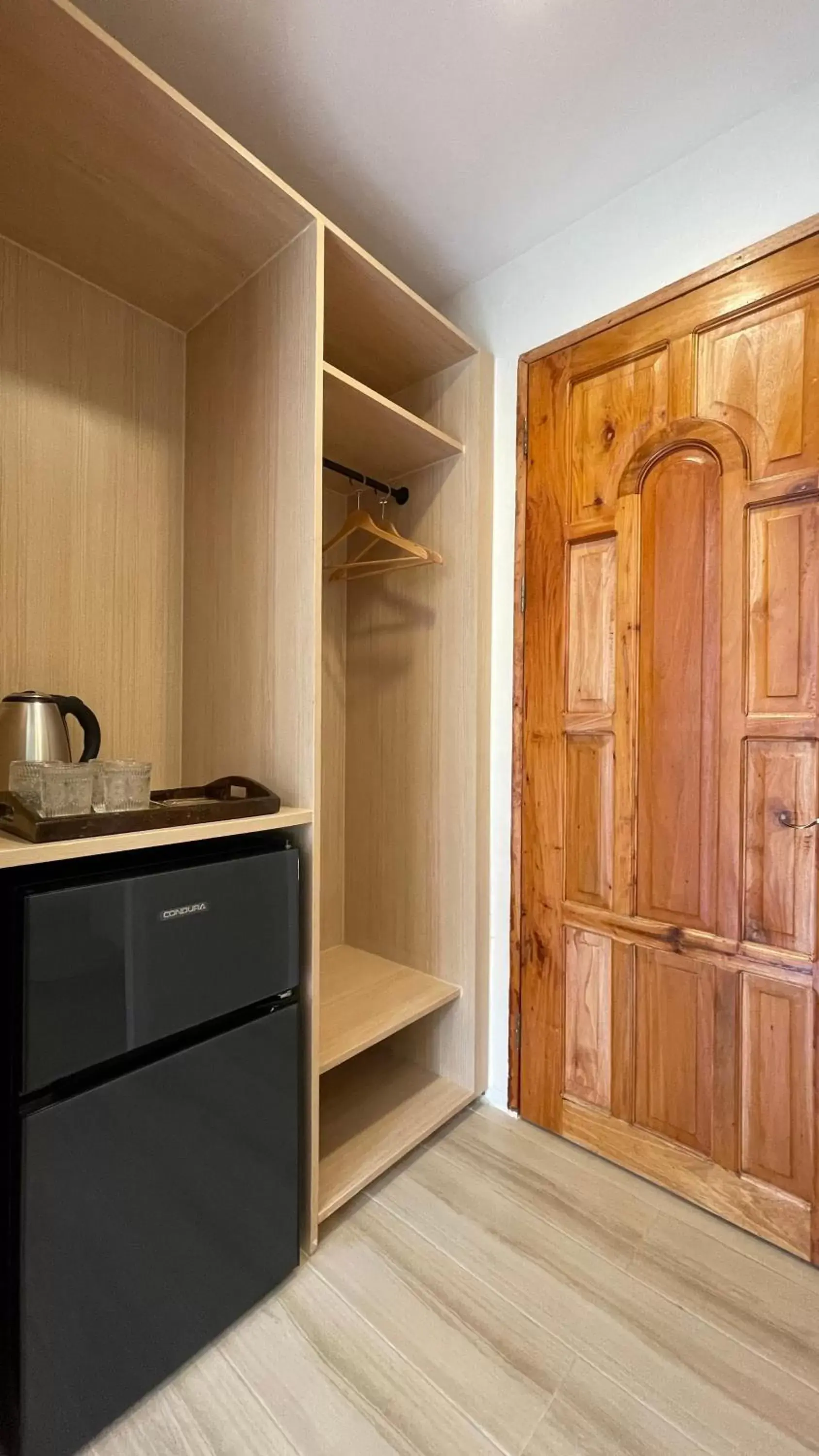 Deluxe Queen Room in Red Knight Gardens Deluxe Queen Room in Red Knight Gardens