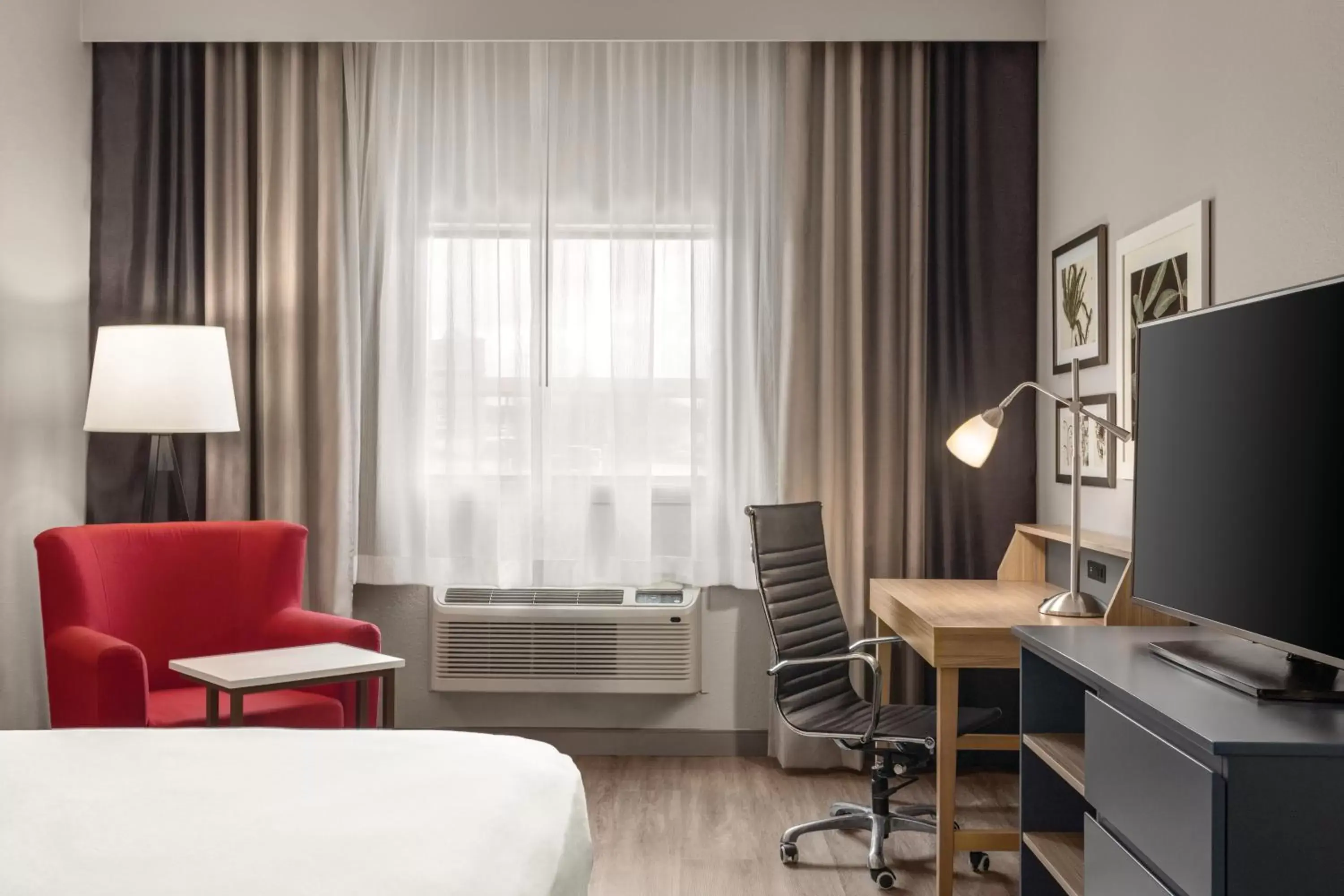 King Room - Non-Smoking in Country Inn & Suites by Radisson, Byram-Jackson South, MS King Room - Non-Smoking in Country Inn & Suites by Radisson, Byram-Jackson South, MS