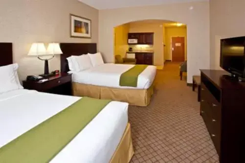 Queen Suite with Two Queen Beds in Holiday Inn Express Hotel & Suites Anderson by IHG Queen Suite with Two Queen Beds in Holiday Inn Express Hotel & Suites Anderson by IHG