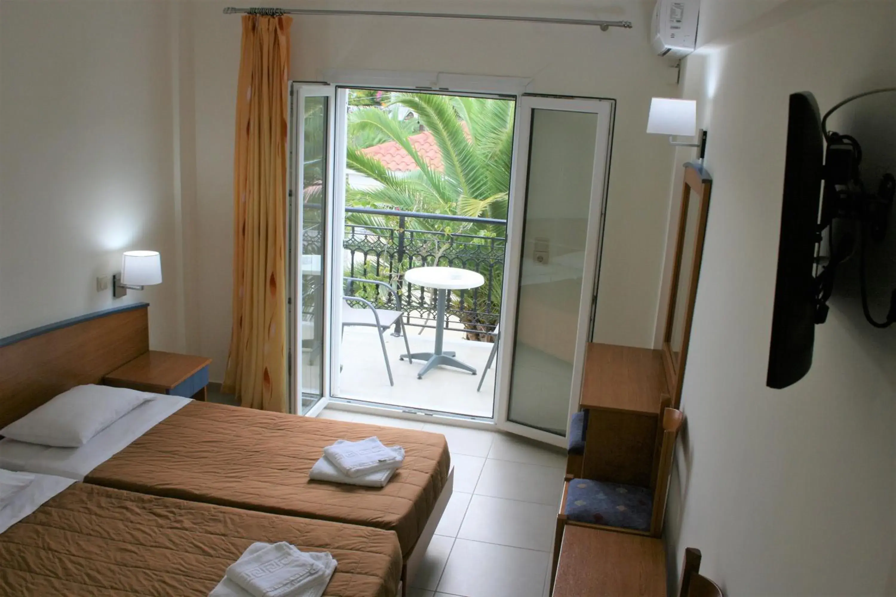 Double or Twin Room in Metaxa Hotel Double or Twin Room in Metaxa Hotel