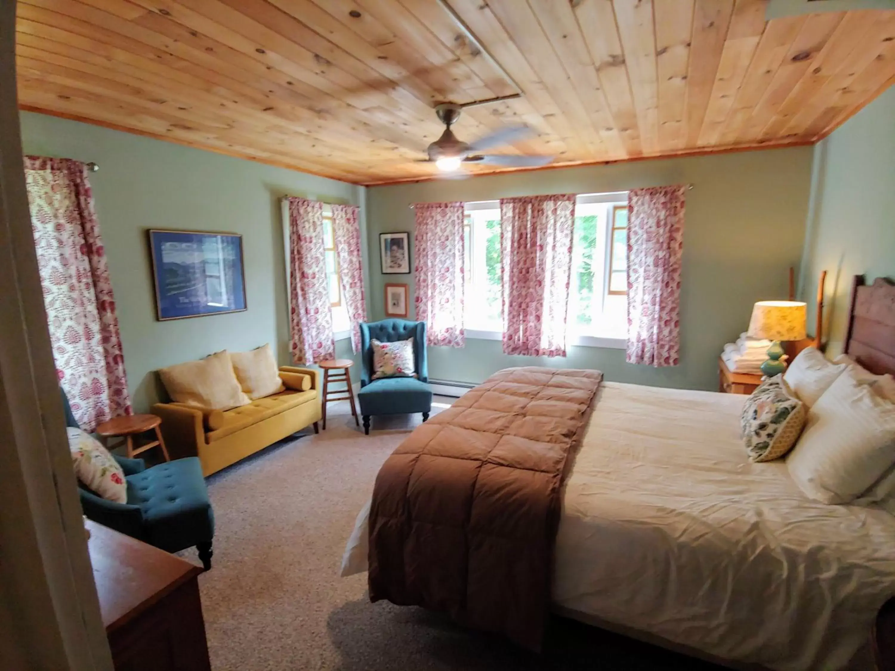 King Suite in Keene Valley Lodge King Suite in Keene Valley Lodge