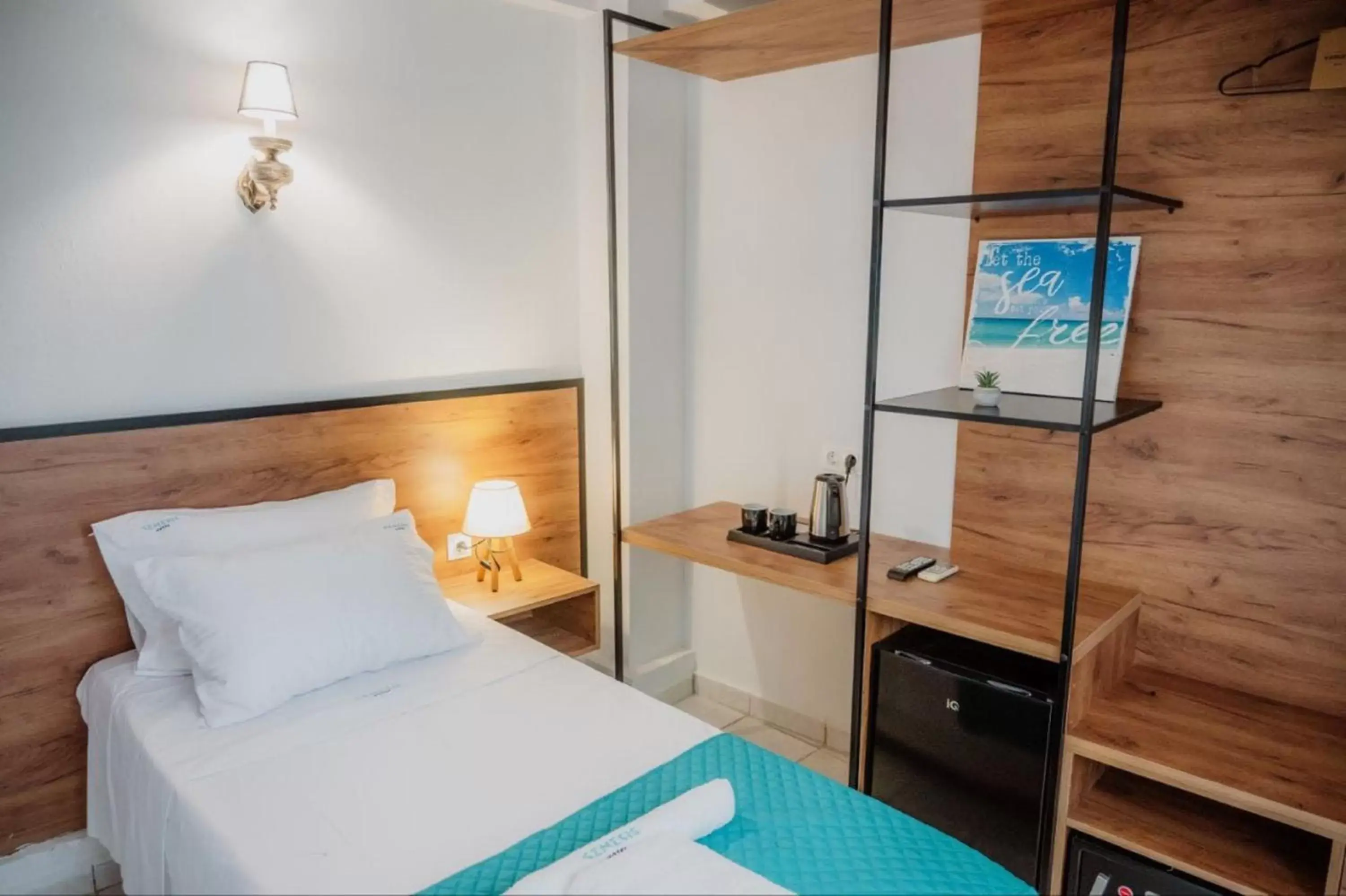 Single Room with Balcony in Genesis Hotel Single Room with Balcony in Genesis Hotel