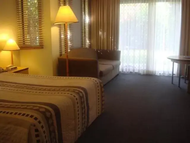 Deluxe Double Room in St Marys Park View Motel Deluxe Double Room in St Marys Park View Motel