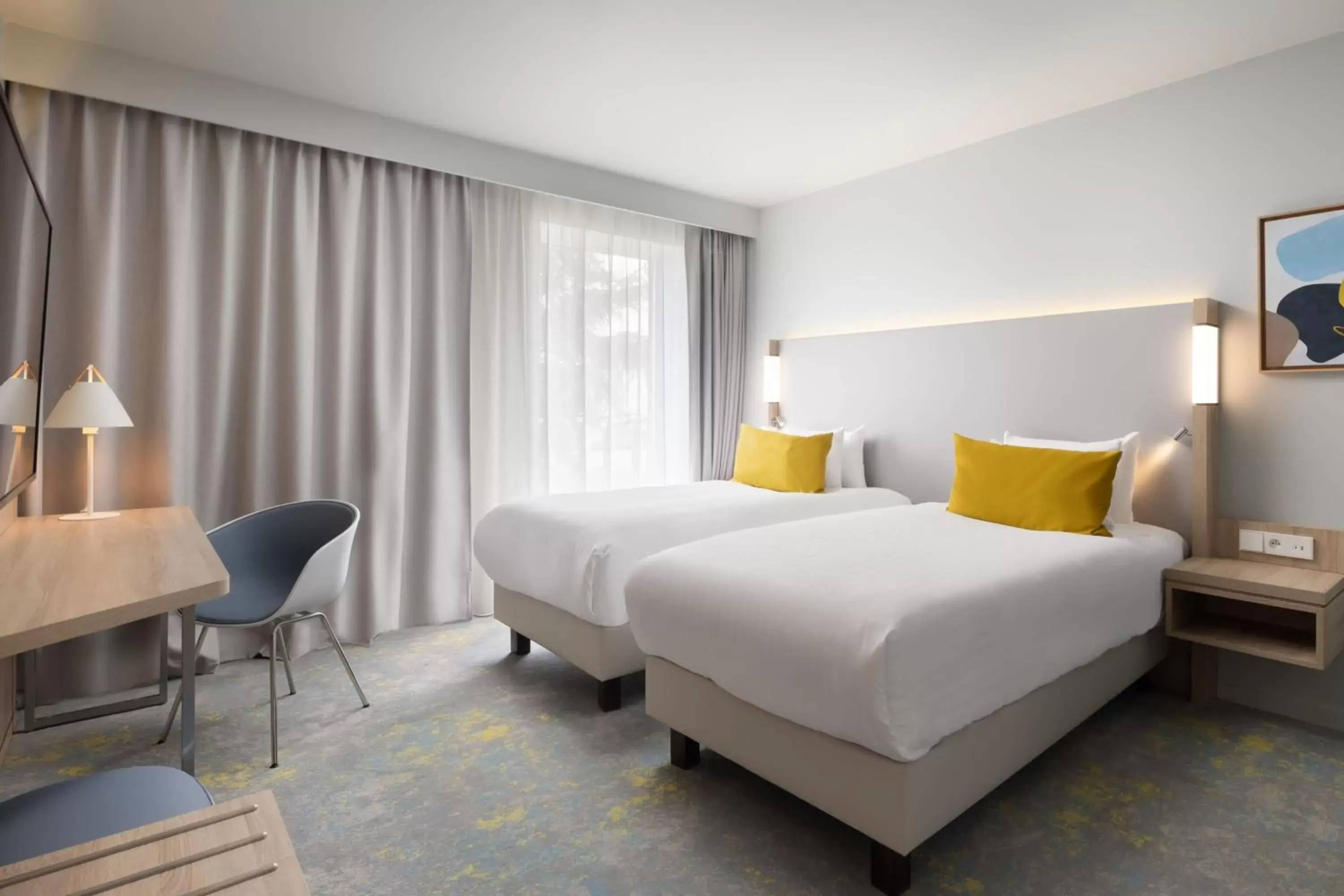 Standard Twin Room in Courtyard by Marriott Paris Charles de Gaulle Central Airport Standard Twin Room in Courtyard by Marriott Paris Charles de Gaulle Central Airport
