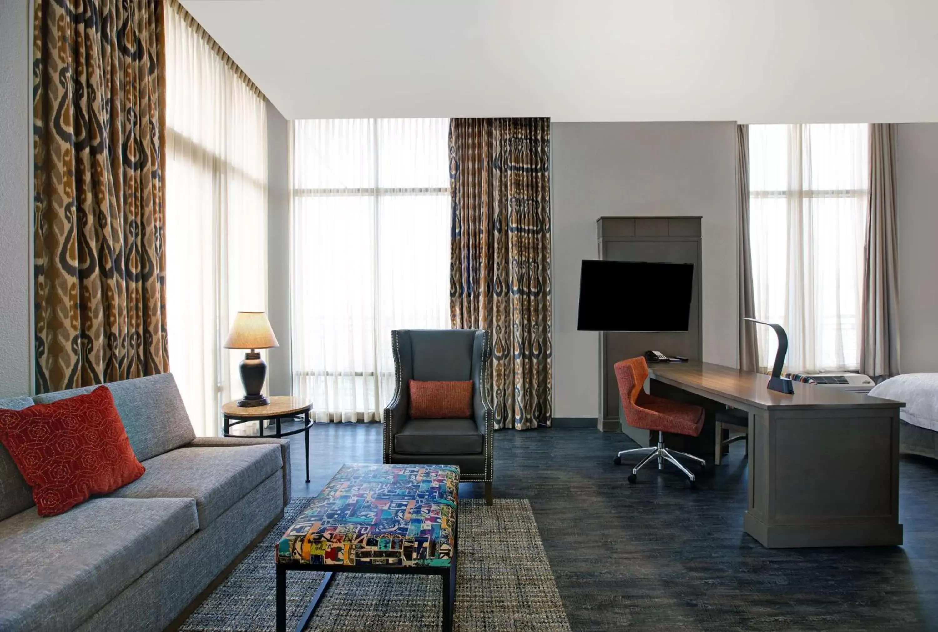 King Studio - Hearing Accessible/Non-Smoking in Hampton Inn and Suites Austin University Capitol King Studio - Hearing Accessible/Non-Smoking in Hampton Inn and Suites Austin University Capitol